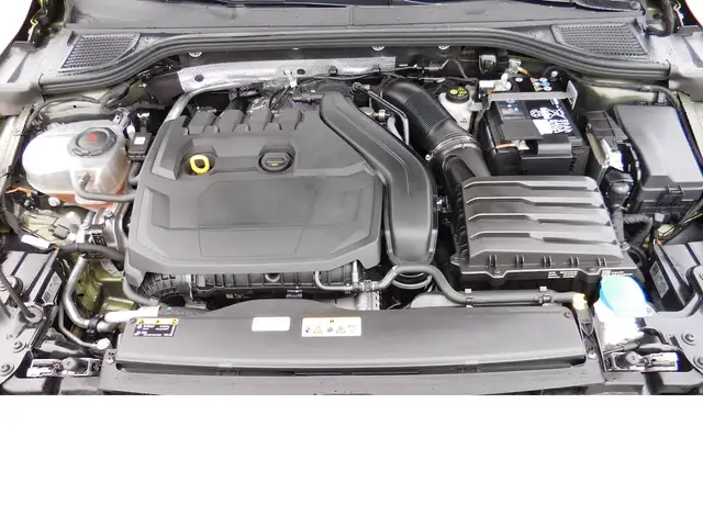 Volkswagen Golf view 14