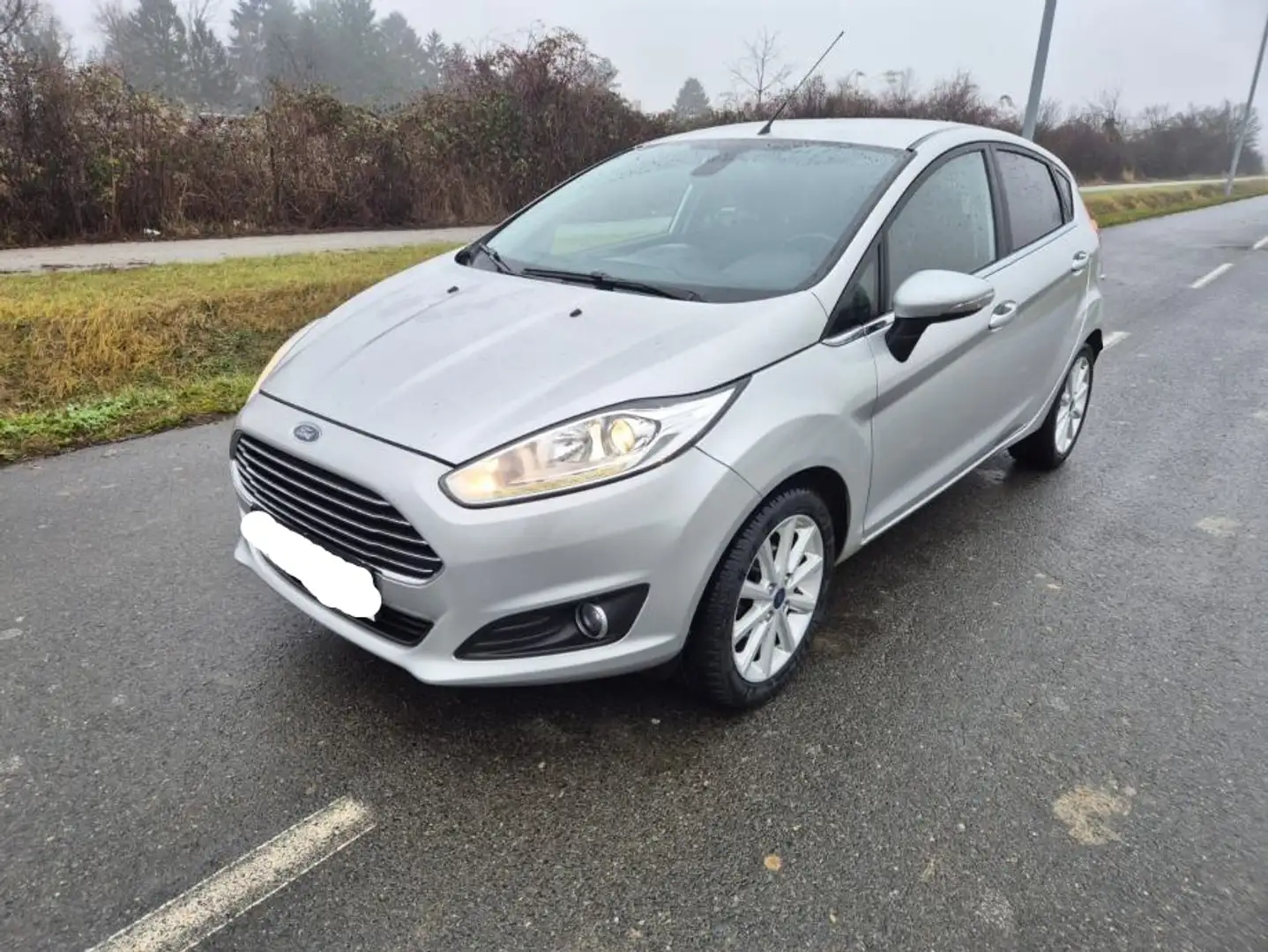 Ford Fiesta Fiesta 1.6 TDCi 90 Titanium Gris - 1