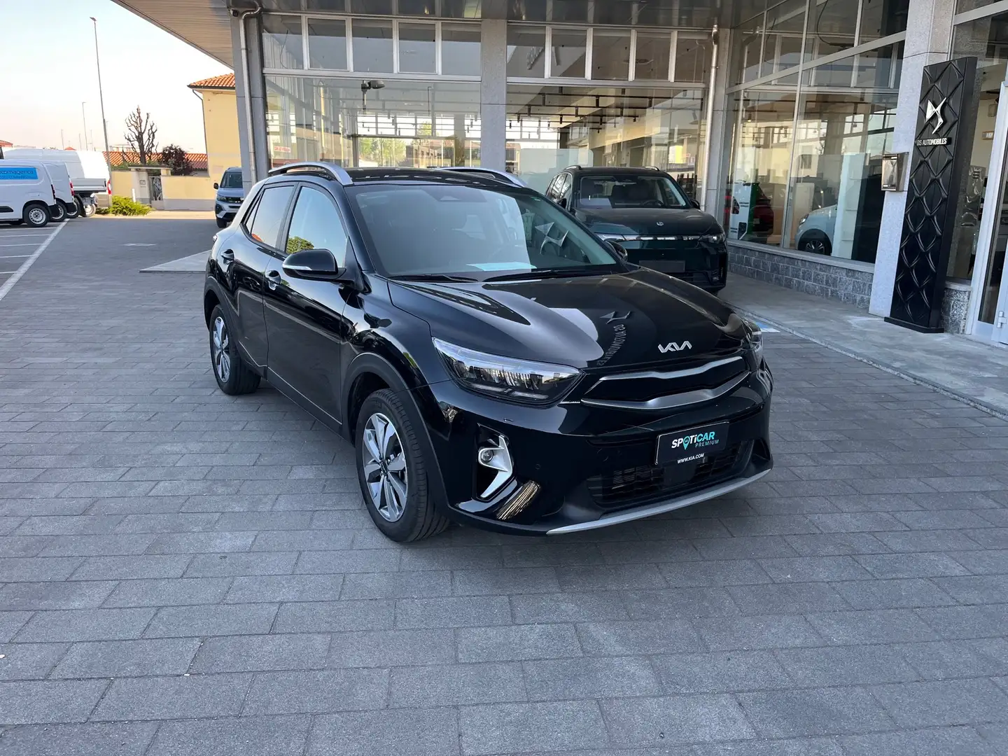 Kia Stonic 1.2 DPi 84cv STYLE USATO AZIENDALE Czarny - 1