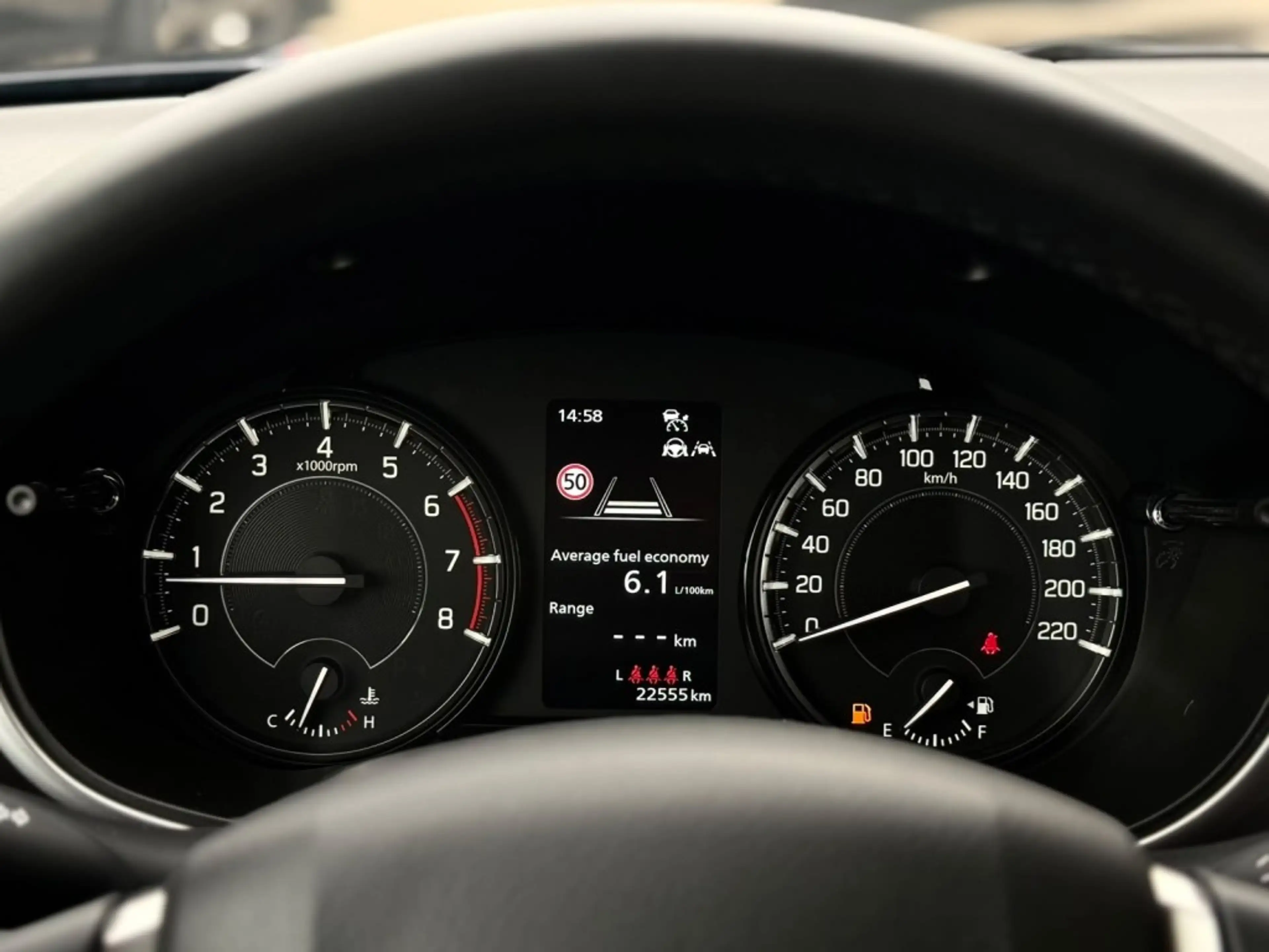 Suzuki Vitara 1.4 SELECT TWO TONE CARPLAY CAMERA ADDAPTIVE CRUIS — photo 12