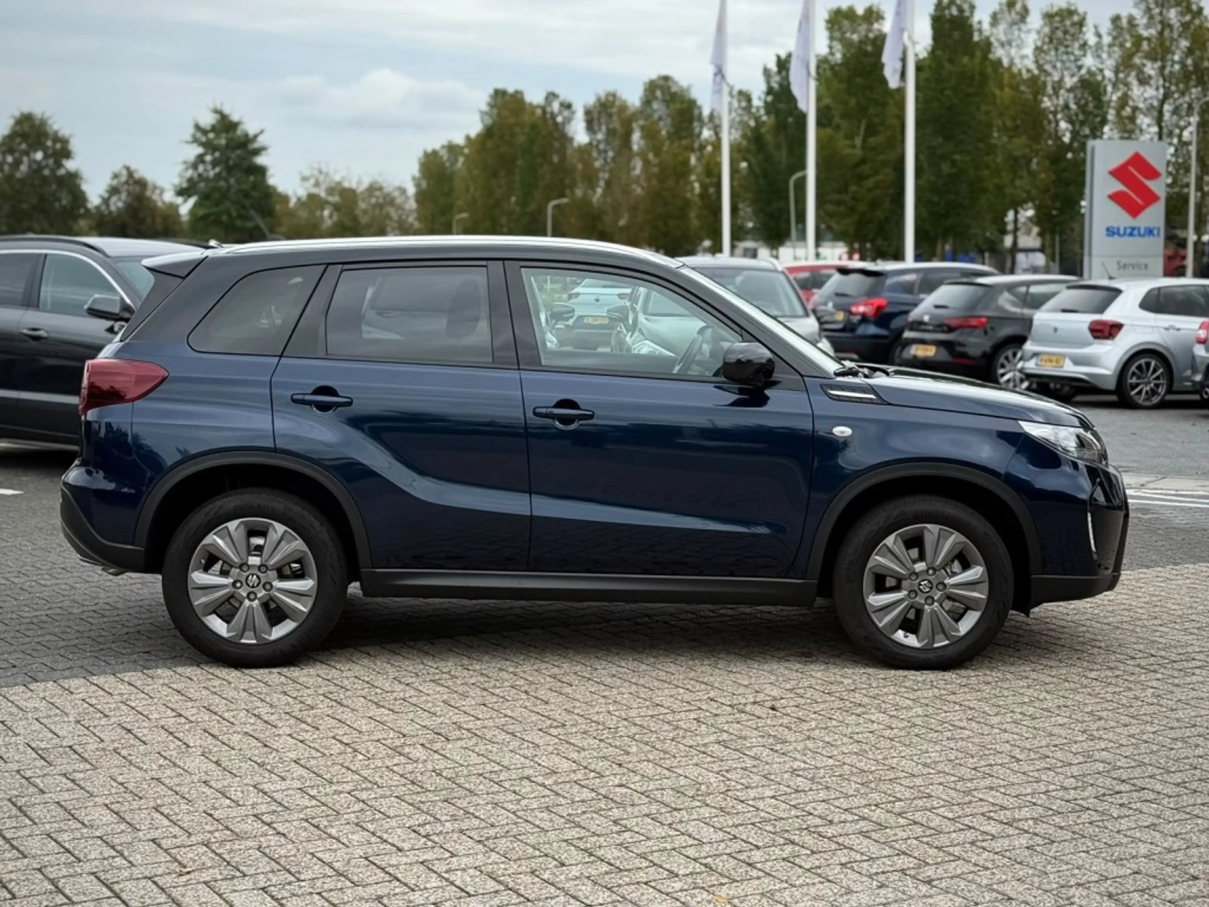 Suzuki Vitara 1.4 SELECT TWO TONE CARPLAY CAMERA ADDAPTIVE CRUIS — photo 6