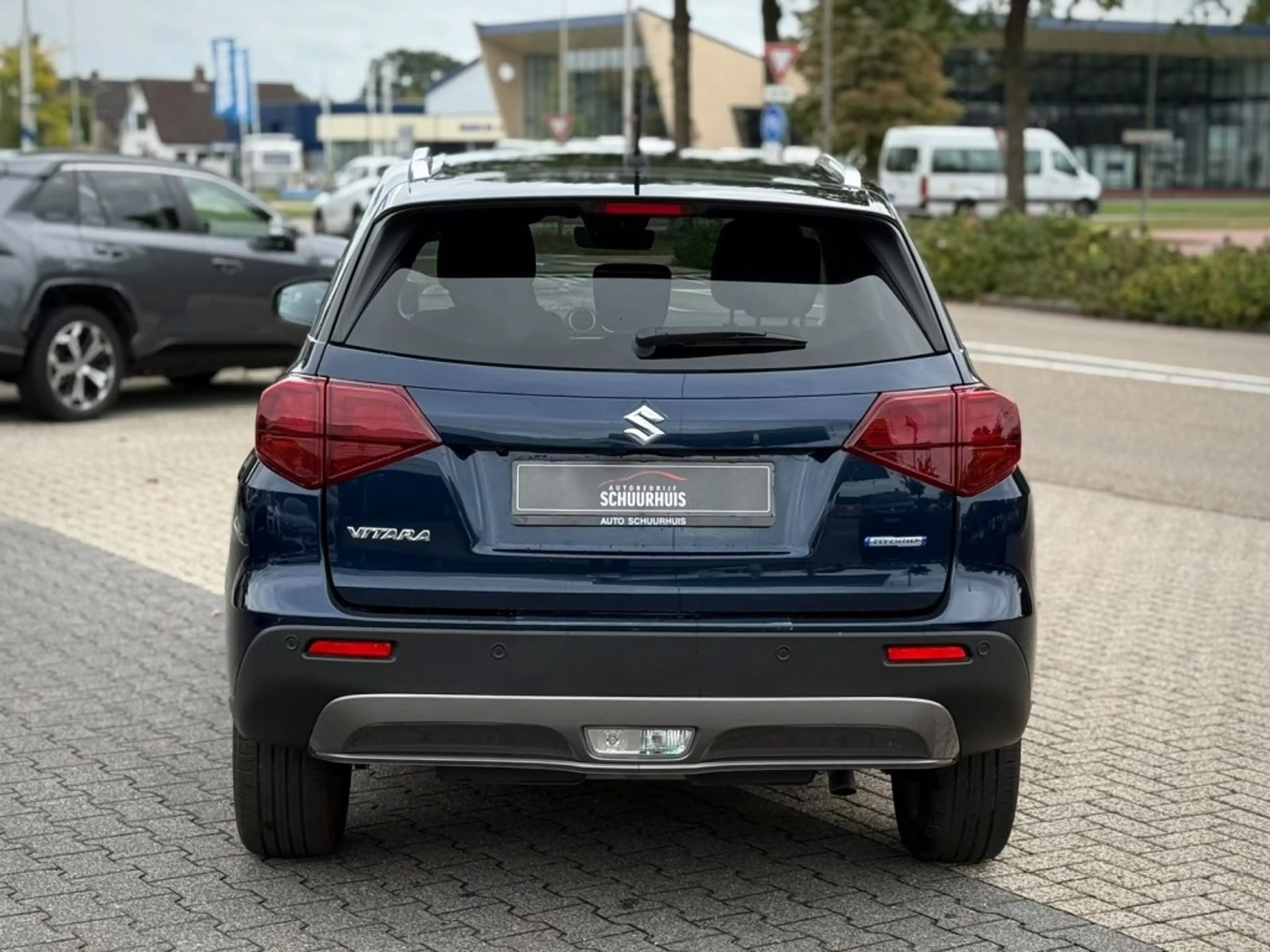 Suzuki Vitara 1.4 SELECT TWO TONE CARPLAY CAMERA ADDAPTIVE CRUIS — photo 4
