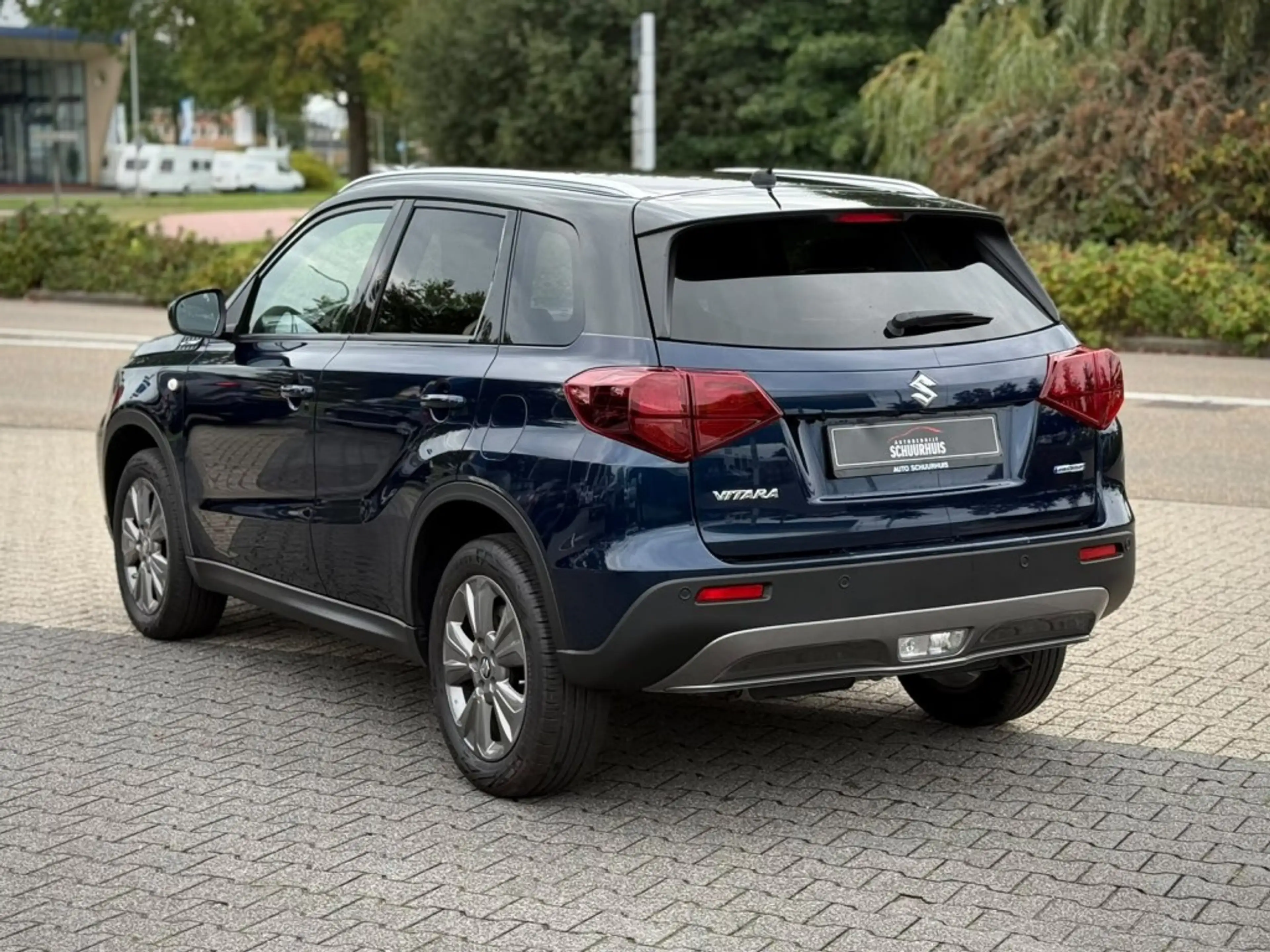 Suzuki Vitara 1.4 SELECT TWO TONE CARPLAY CAMERA ADDAPTIVE CRUIS — photo 3