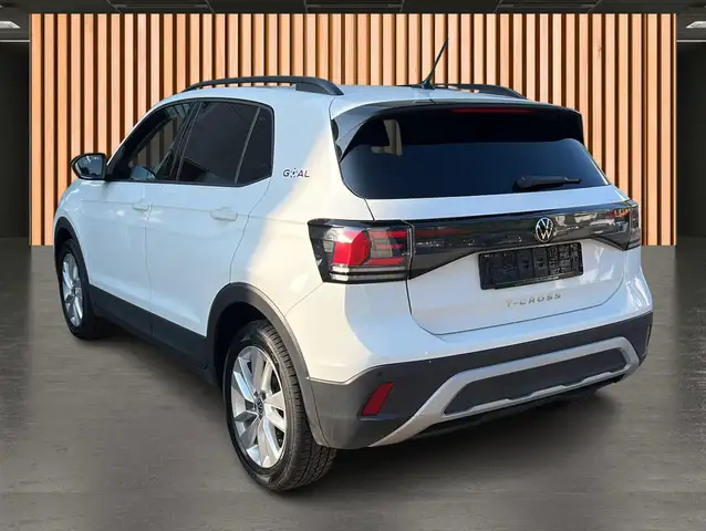 Volkswagen T-Cross view 16