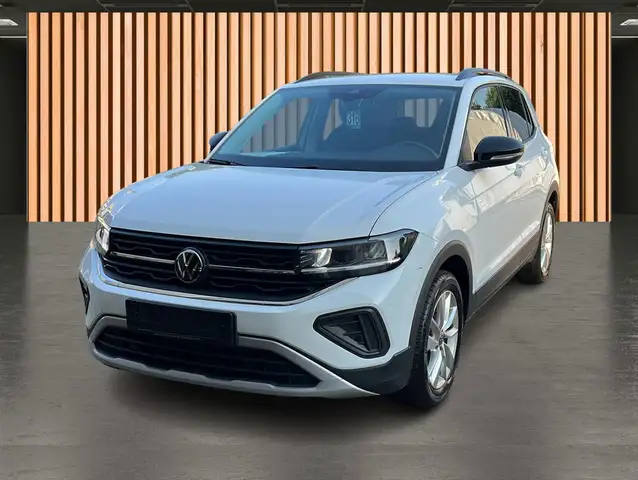 Volkswagen T-Cross view 2