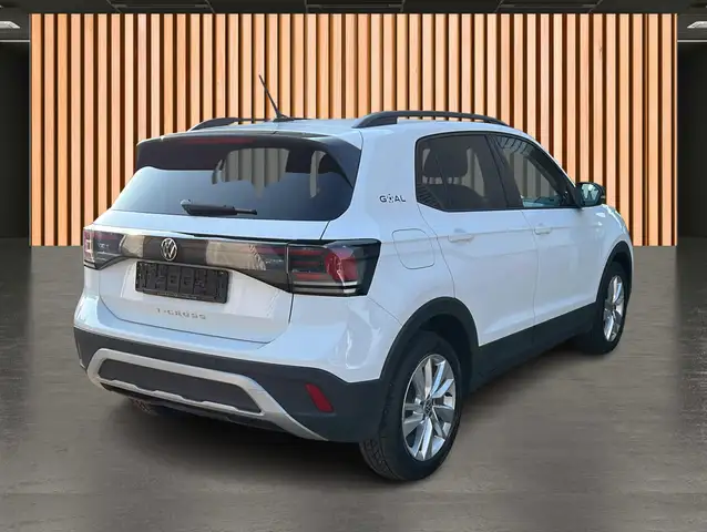Volkswagen T-Cross view 18