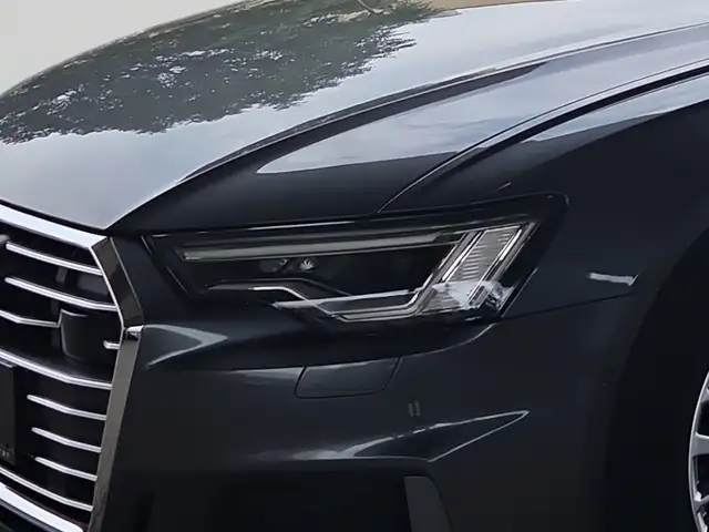 Audi A6 view 10