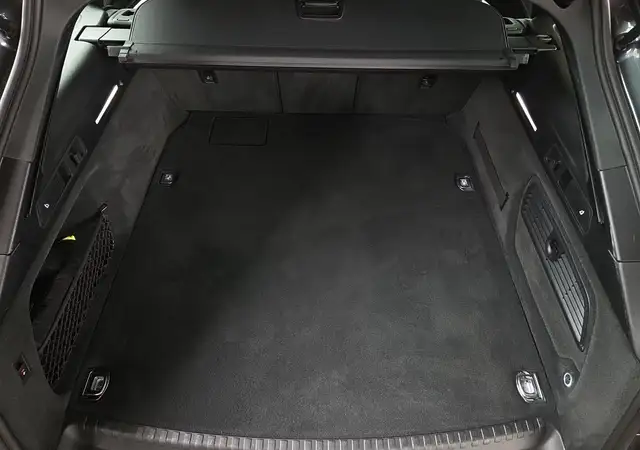 Audi A6 view 13
