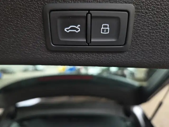 Audi A6 view 14