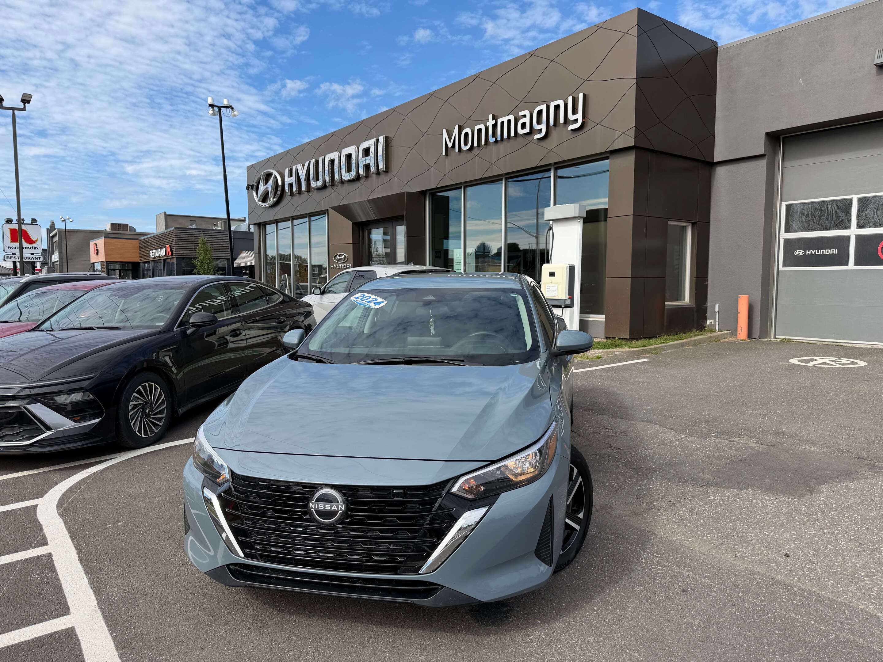  2024 Nissan Sentra SV FWD   