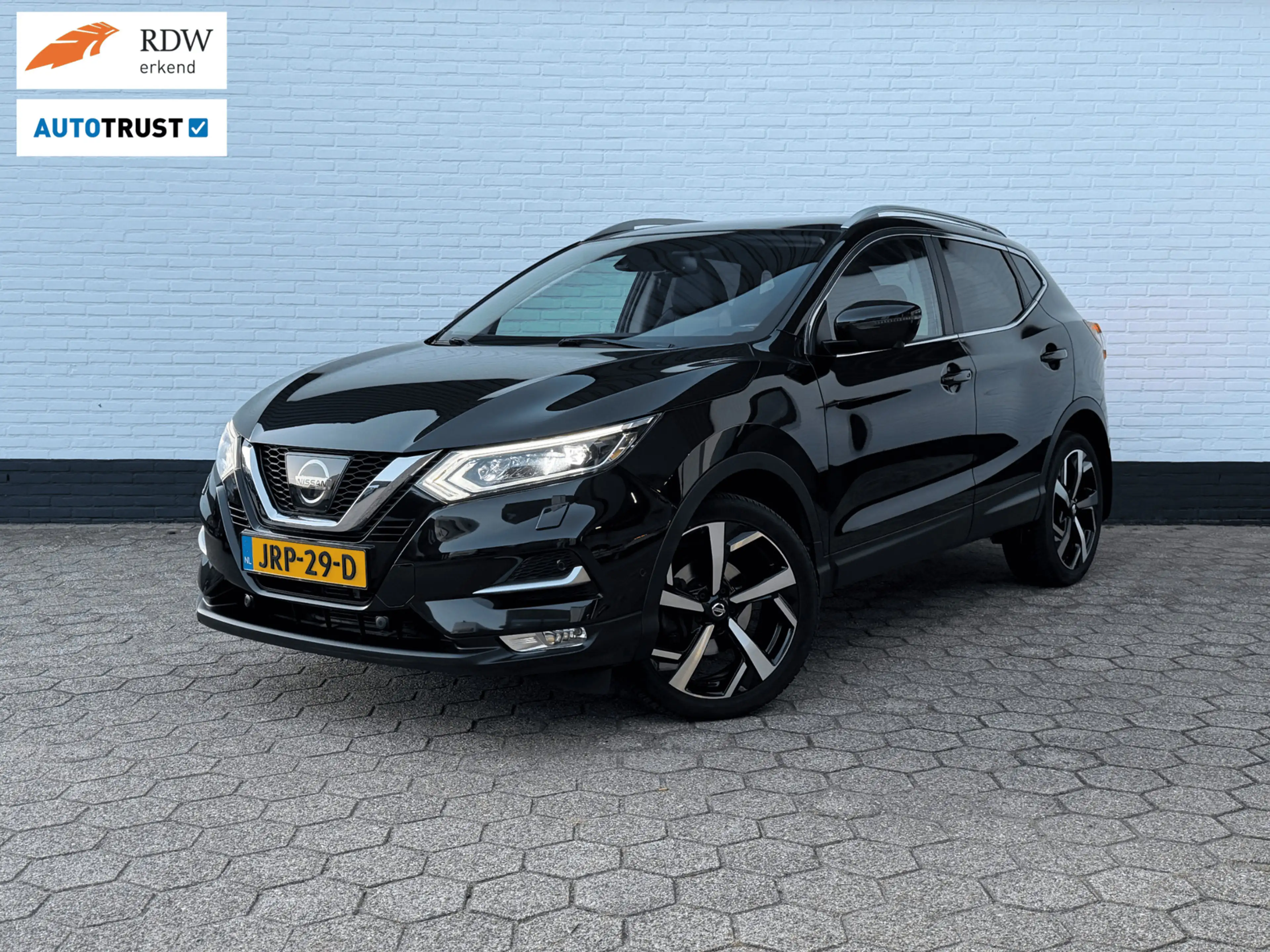Nissan Qashqai 1.2 Acenta PANODAK l TREKHAAK l AUTOMAAT NIEUW!