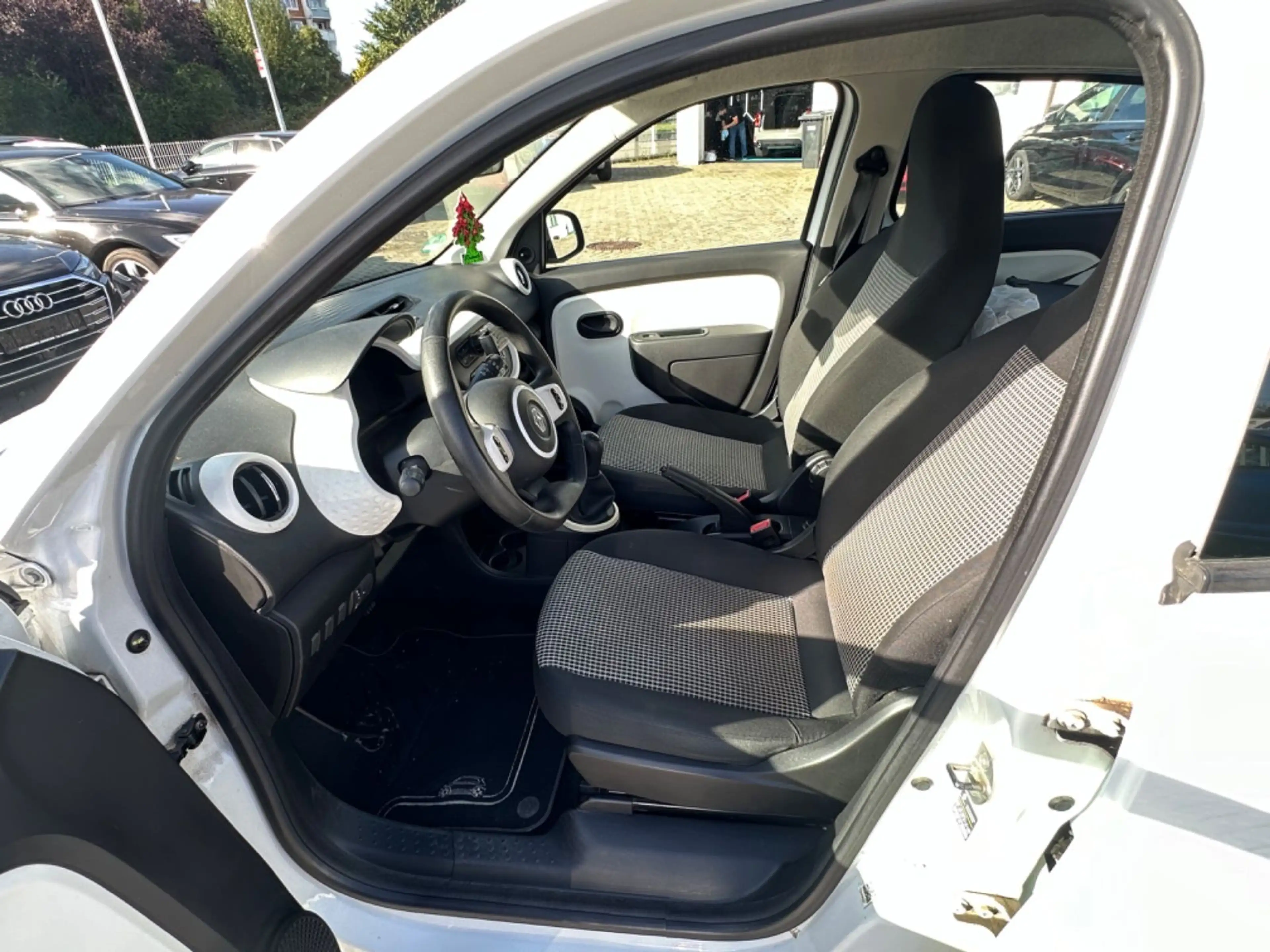 Renault Twingo Expression — photo 10