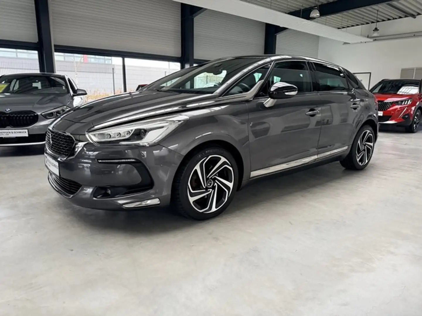 DS Automobiles DS 5 DS5 AUTOMAT+NAVI+LEDER+XENON+PANO+KAMERA+KEYLESS Grau - 1