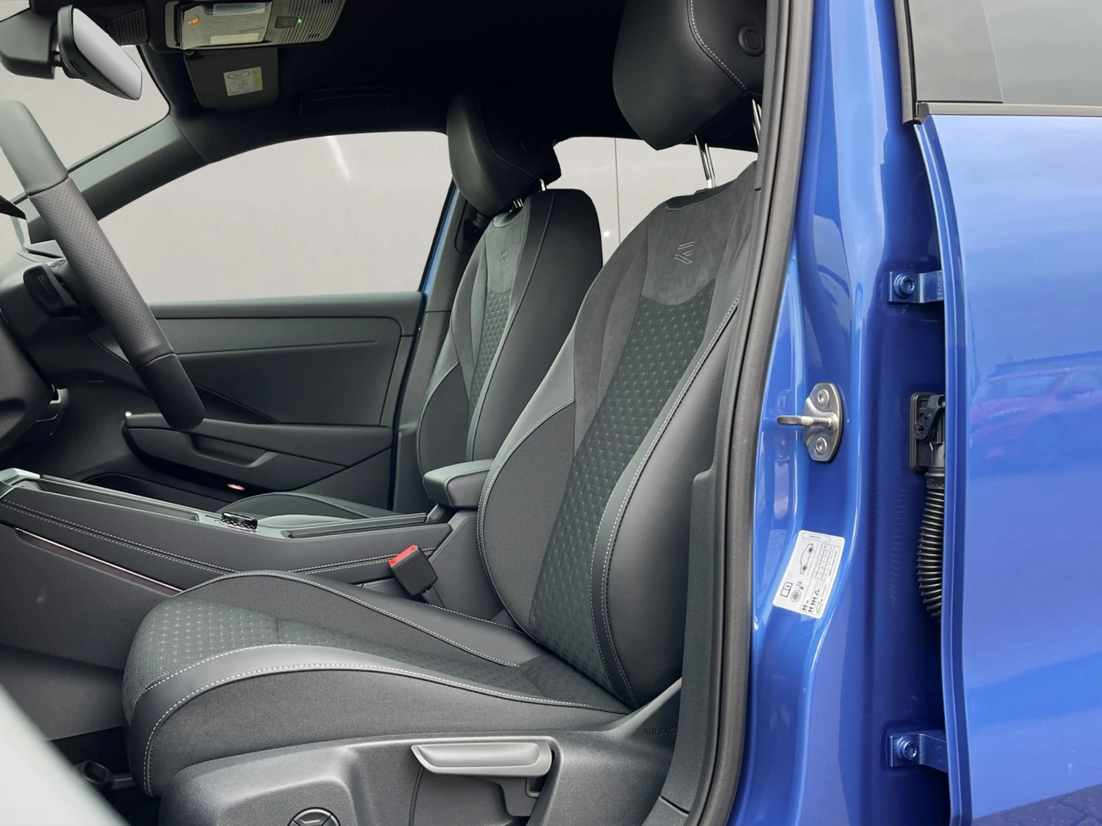 Volkswagen T-Roc 1.5 TSI OPF, R-Line, DSG — photo 11