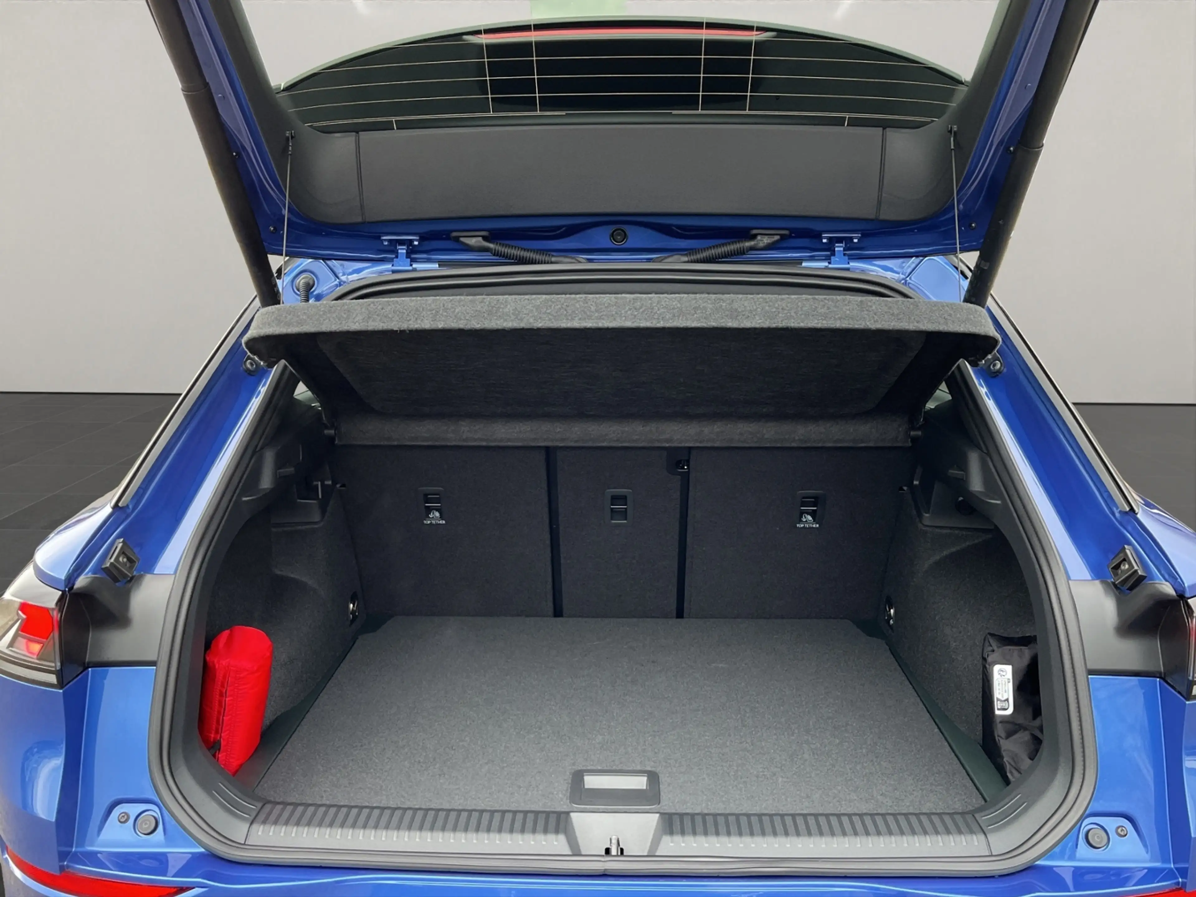 Volkswagen T-Roc 1.5 TSI OPF, R-Line, DSG — photo 9