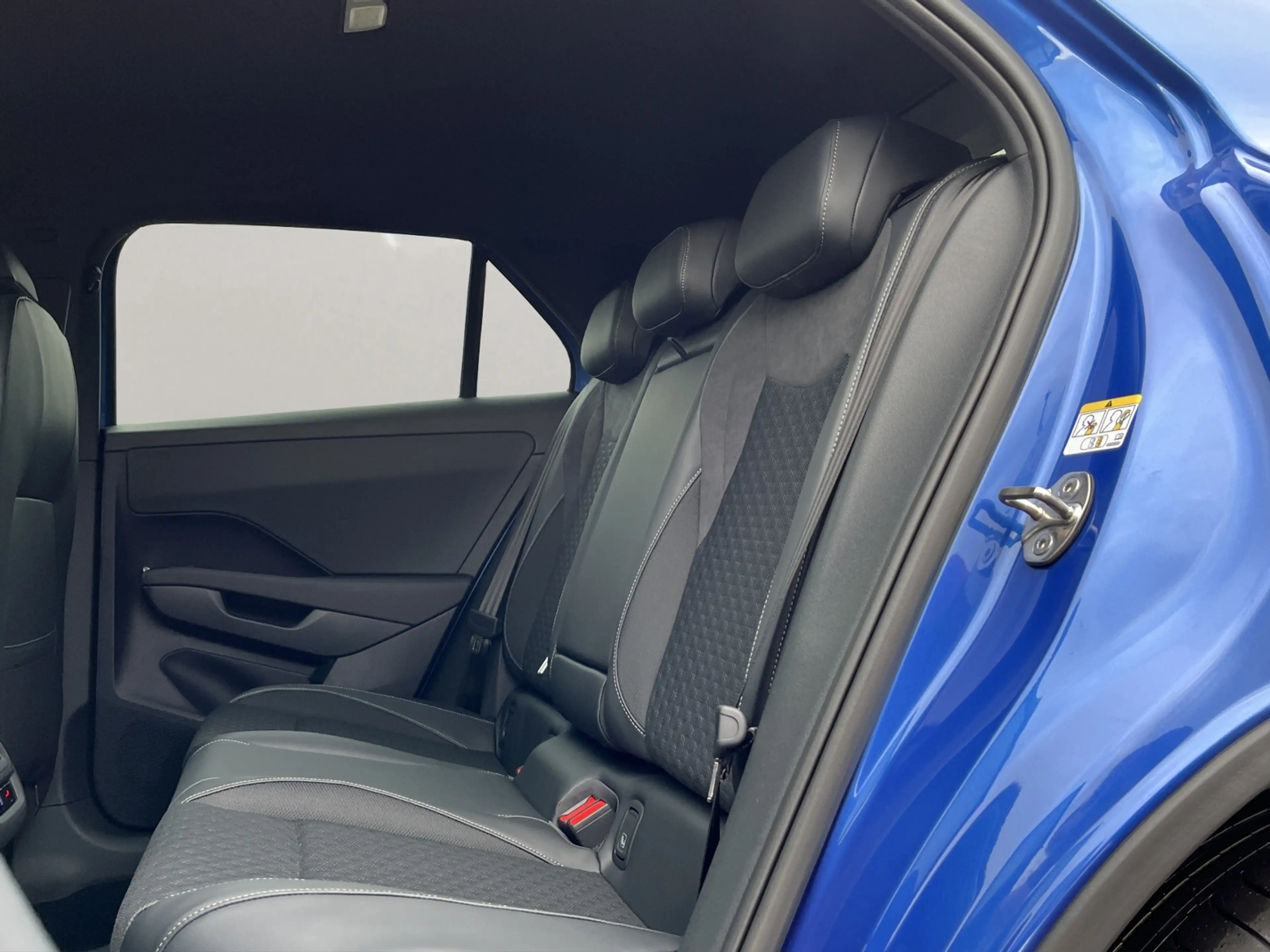 Volkswagen T-Roc 1.5 TSI OPF, R-Line, DSG — photo 10
