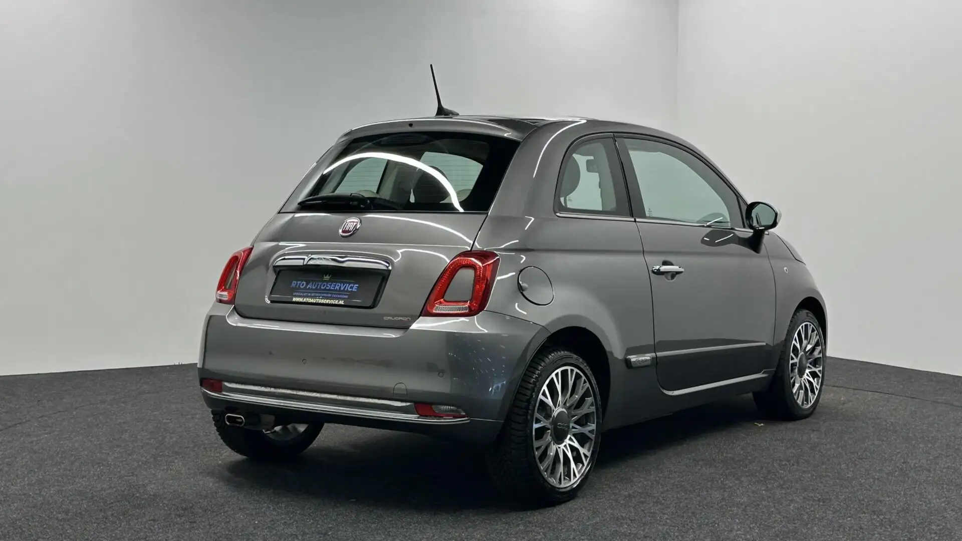 Fiat 500 1.2 Lounge CARPLAY LM CRUISE NAVI ECC 54000 KM . Grijs - 2