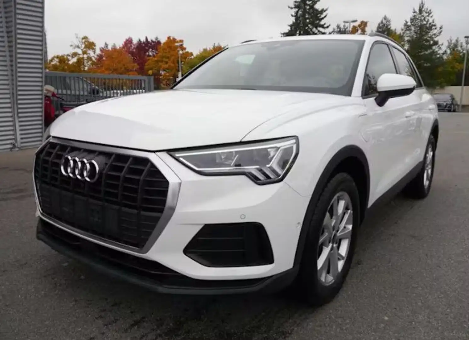 Audi Q3 45 TFSI e LED*Navi*Virtual*18*Sportsitze*Park Weiß - 2