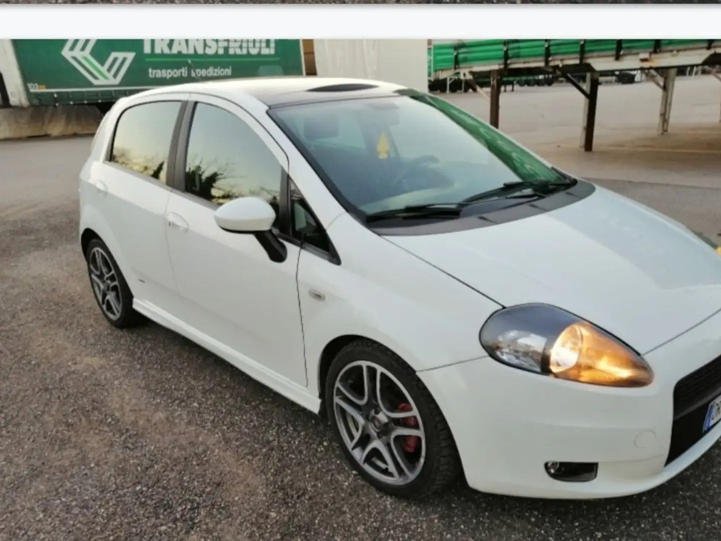 Fiat Grande Punto 5p 1.9 mjt Sport 130cv Blanco - 2