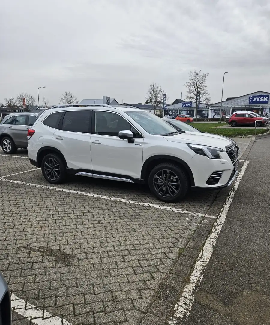 Subaru Forester 2.0ie Comfort Lineartronic Blanc - 1