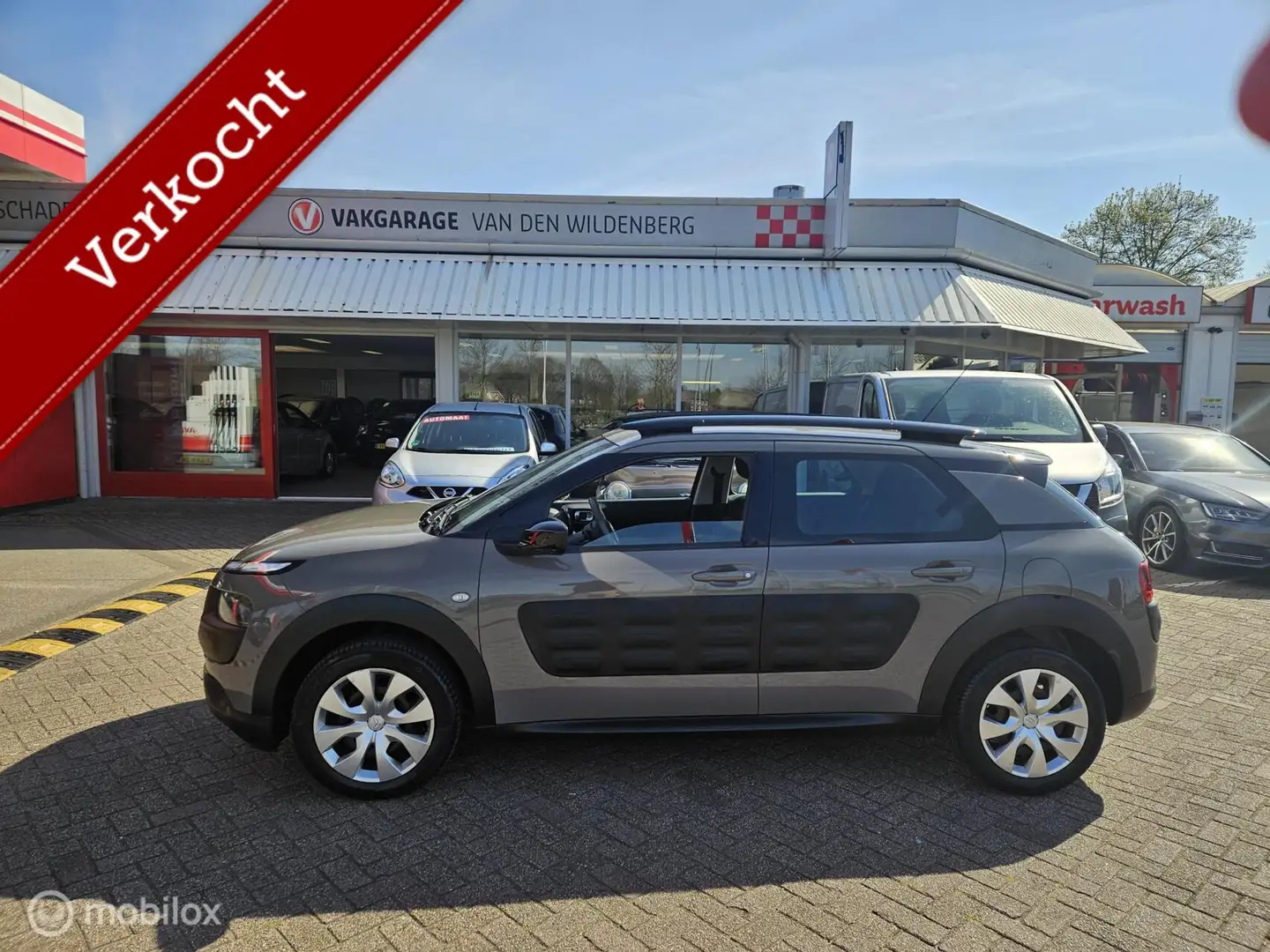 Citroen C4 Cactus 1.2 PureTech Feel Automaat smeđa - 2