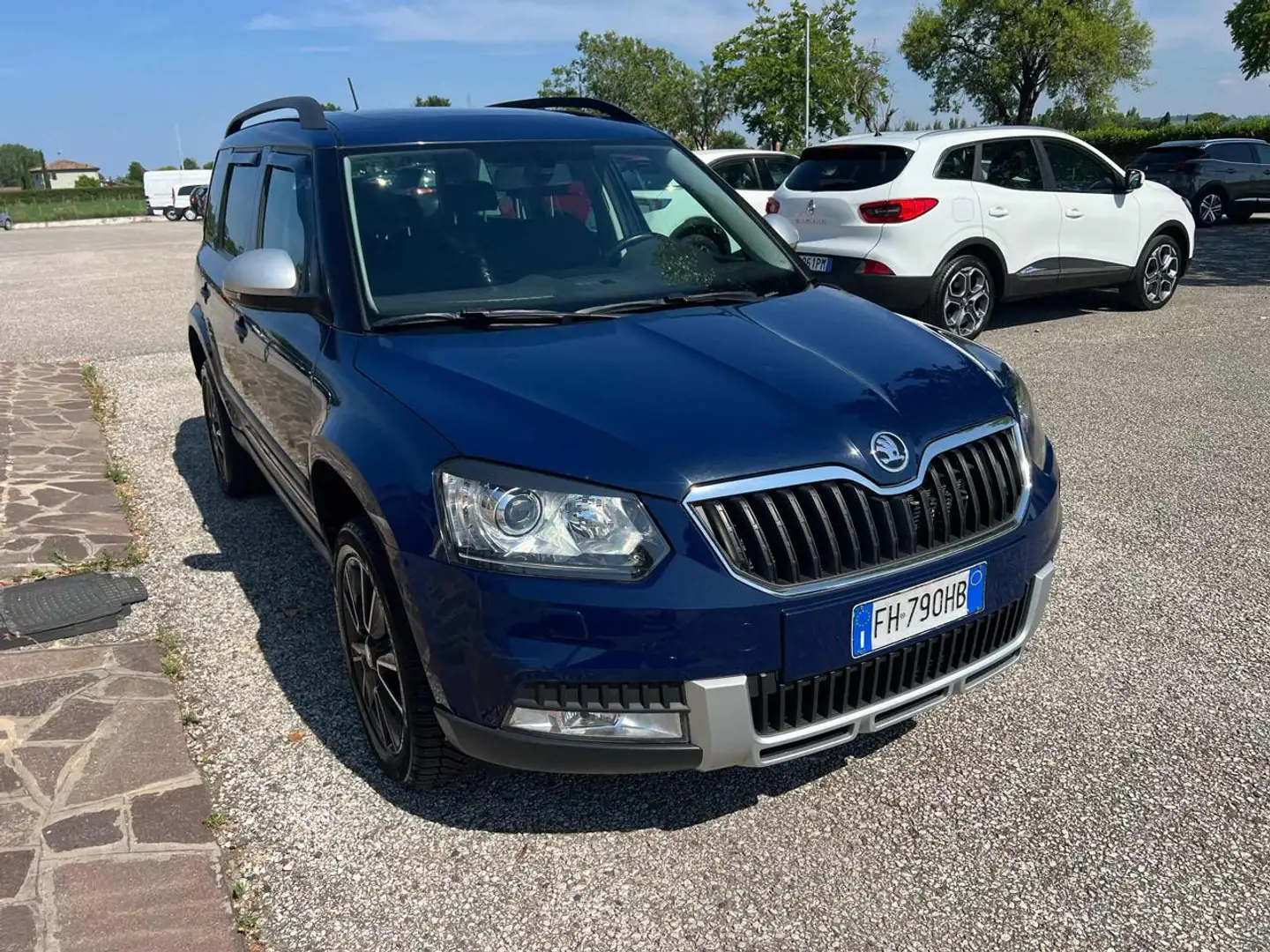 Skoda Yeti Outdoor 2.0 TDI SCR 150CV DSG 4X4 Style Plus Blue - 2
