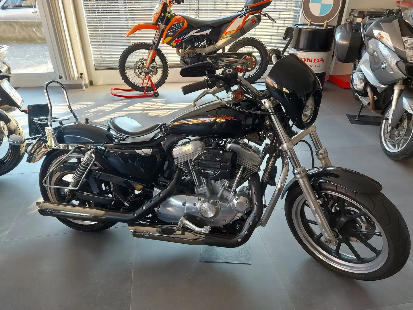 Harley-Davidson Sportster 883 Harley-Davidson 883 SuperLow (2010 - 16) - XL 883L Nero - 1
