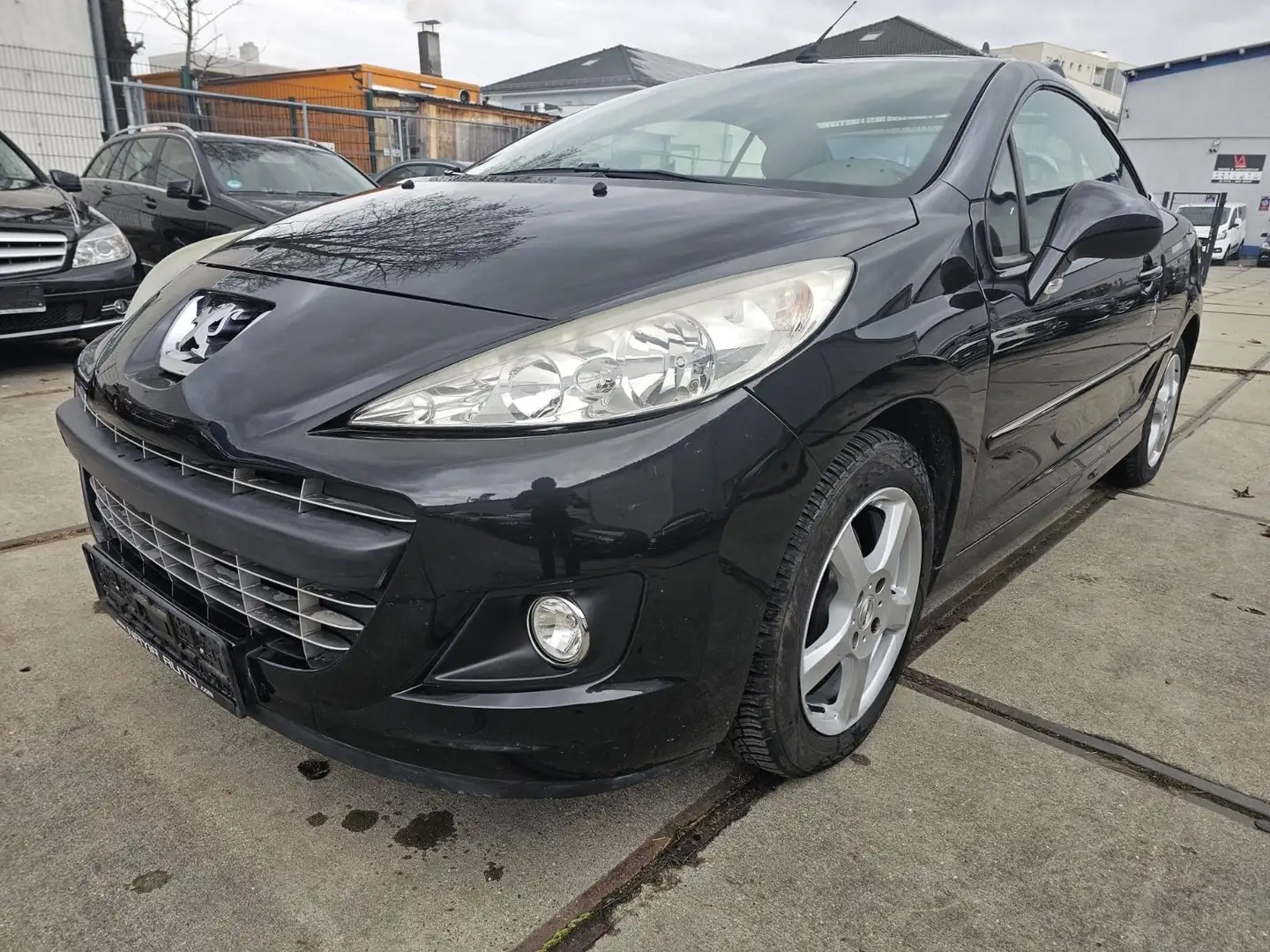 Peugeot 207 CC Cabrio-Coupe Premium Schwarz - 1