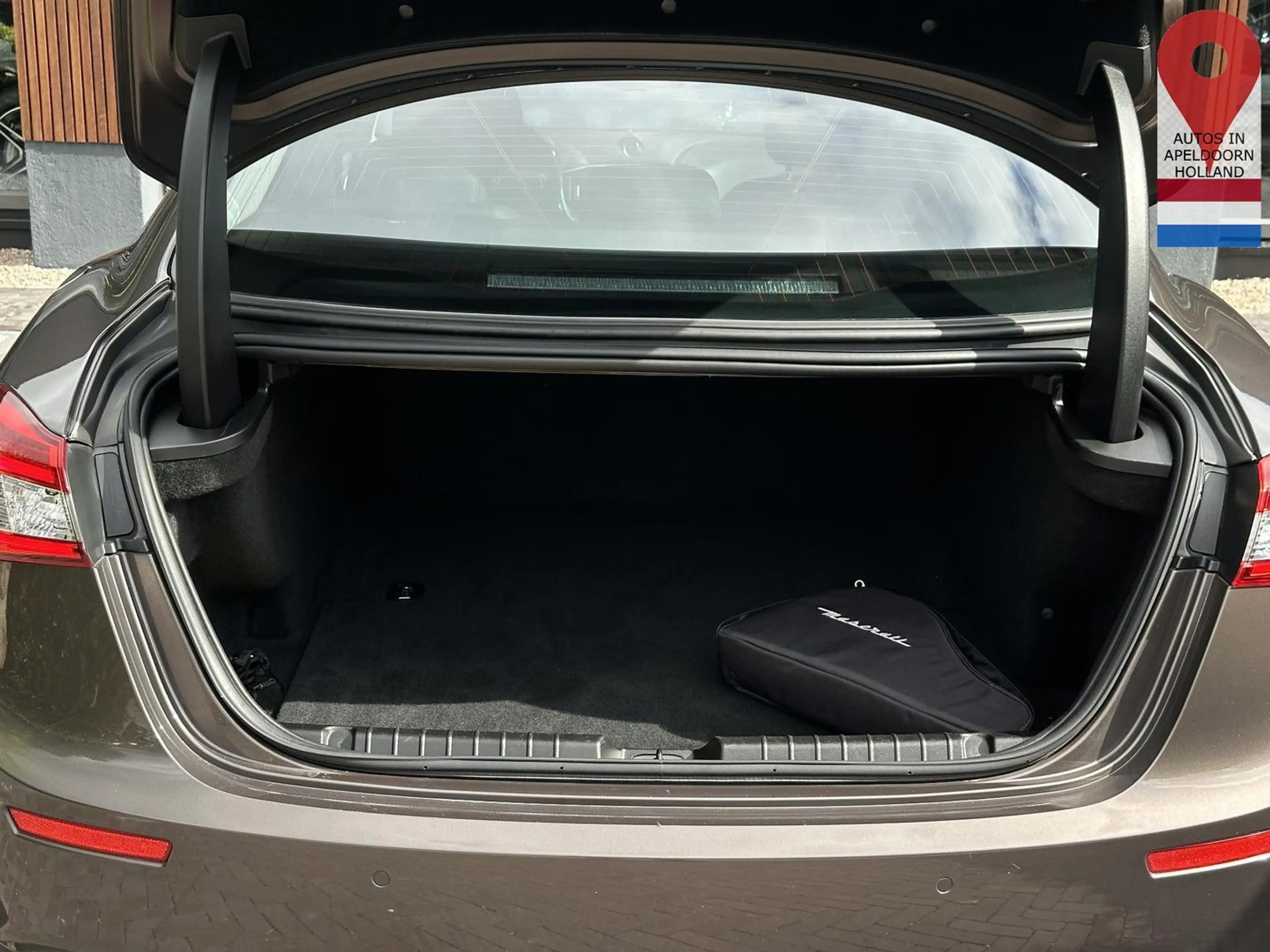 Maserati Ghibli 3.0 V6 D — photo 13