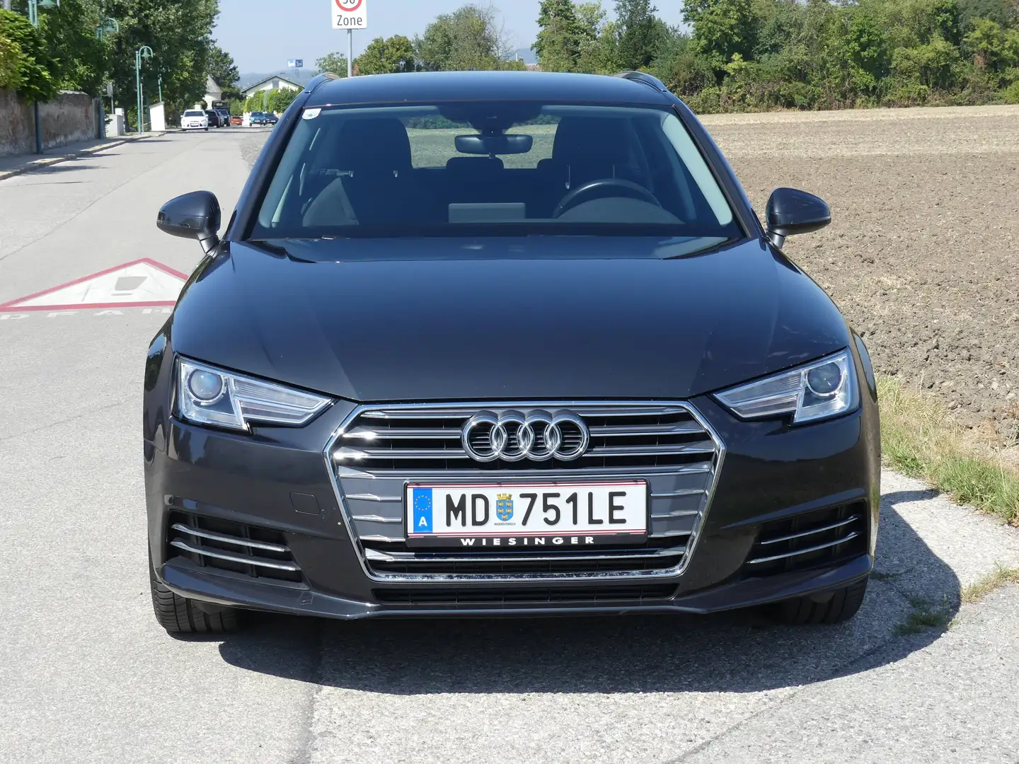 Audi A4 Avant 2,0 TFSI ultra Sport S-tronic Grau - 1