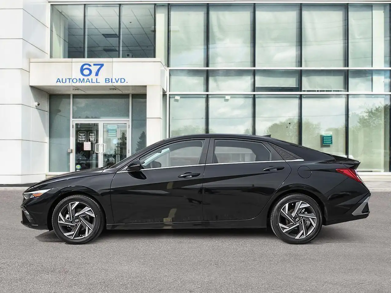 Hyundai ELANTRA снимка Hyundai ELANTRA