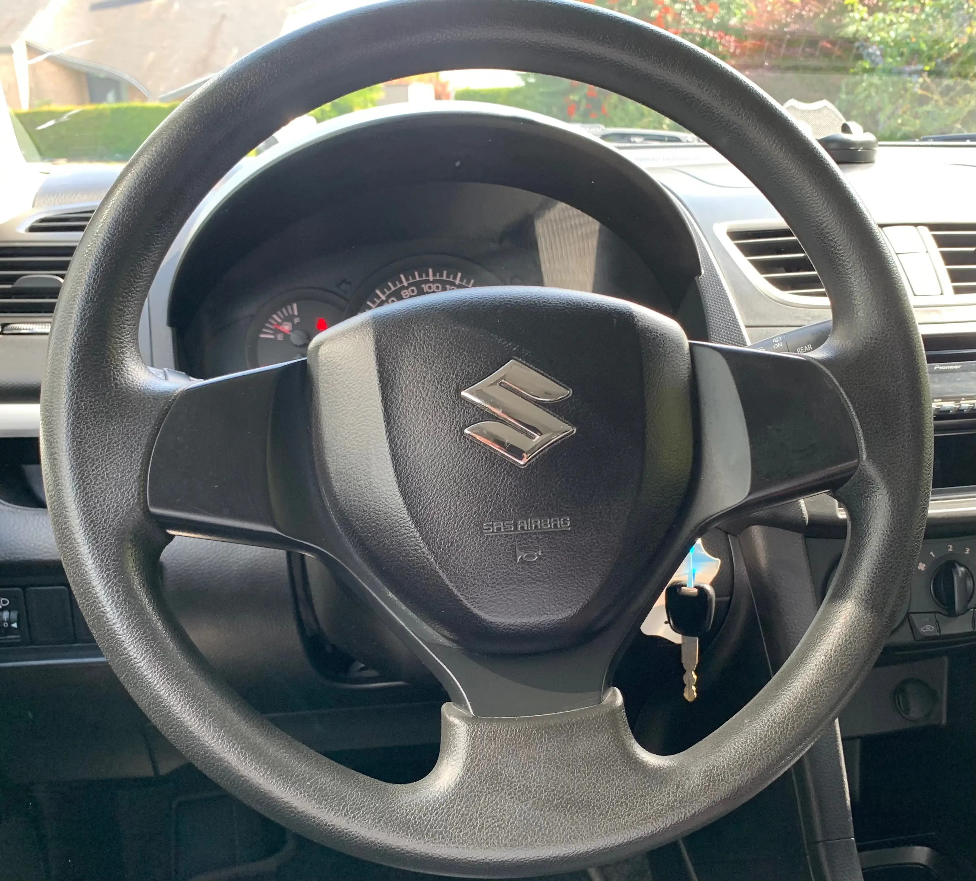 Suzuki Swift 1.2 Essence 94CV / FaceLift / Radar de Recul / Radio CD & USB / Euro 6B = LEZ 2030 / GARANTIE 12 MOIS — photo 17