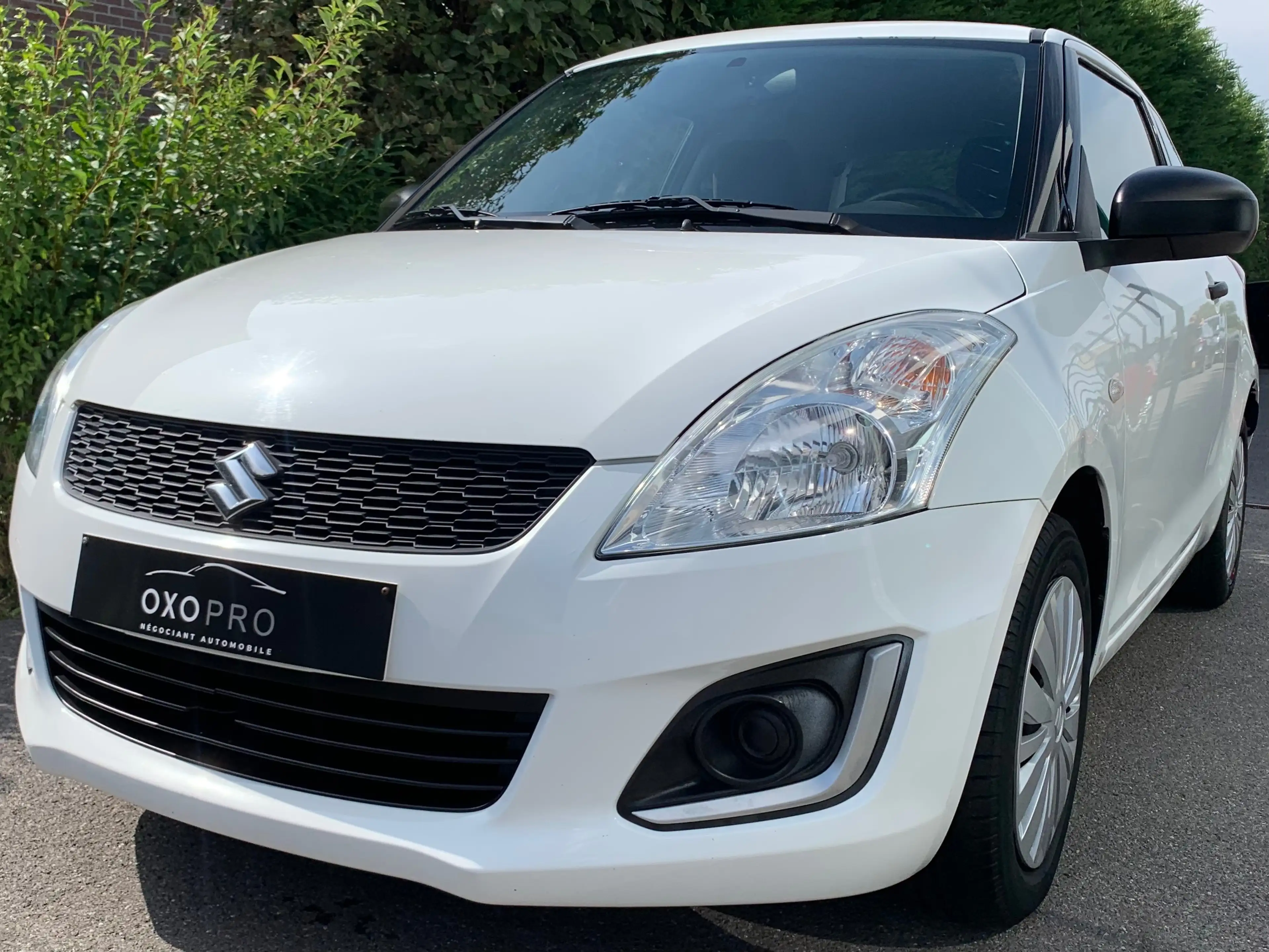 Suzuki Swift 1.2 Essence 94CV / FaceLift / Radar de Recul / Radio CD & USB / Euro 6B = LEZ 2030 / GARANTIE 12 MOIS — photo 2