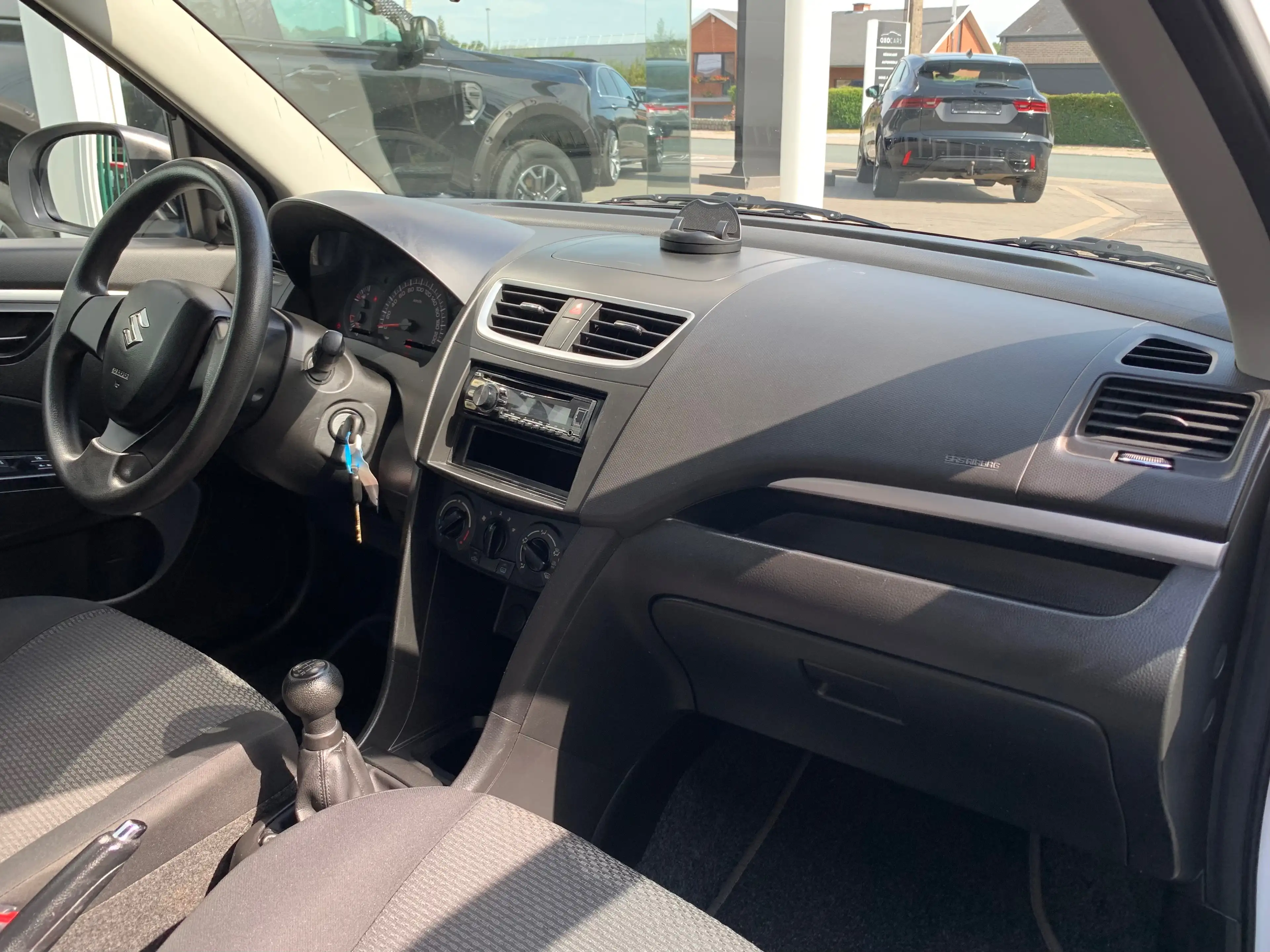 Suzuki Swift 1.2 Essence 94CV / FaceLift / Radar de Recul / Radio CD & USB / Euro 6B = LEZ 2030 / GARANTIE 12 MOIS — photo 15