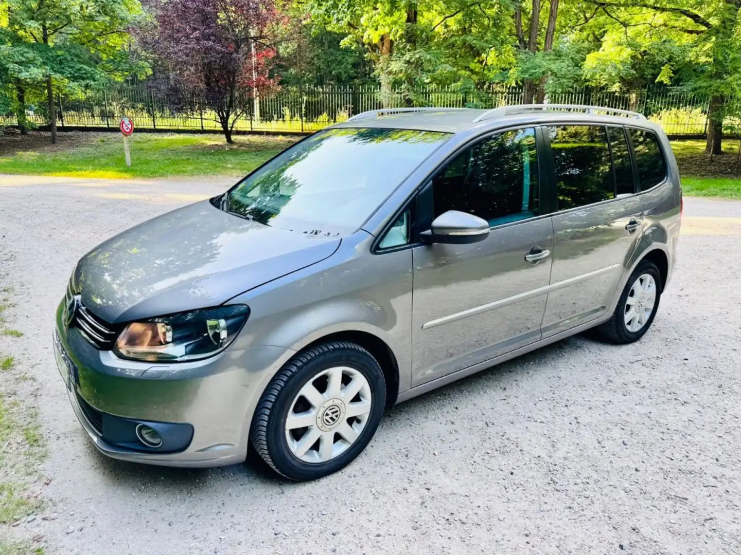 Volkswagen Touran 1.6 TDI 105 HIGHLINE 7 PLACES Grey - 1