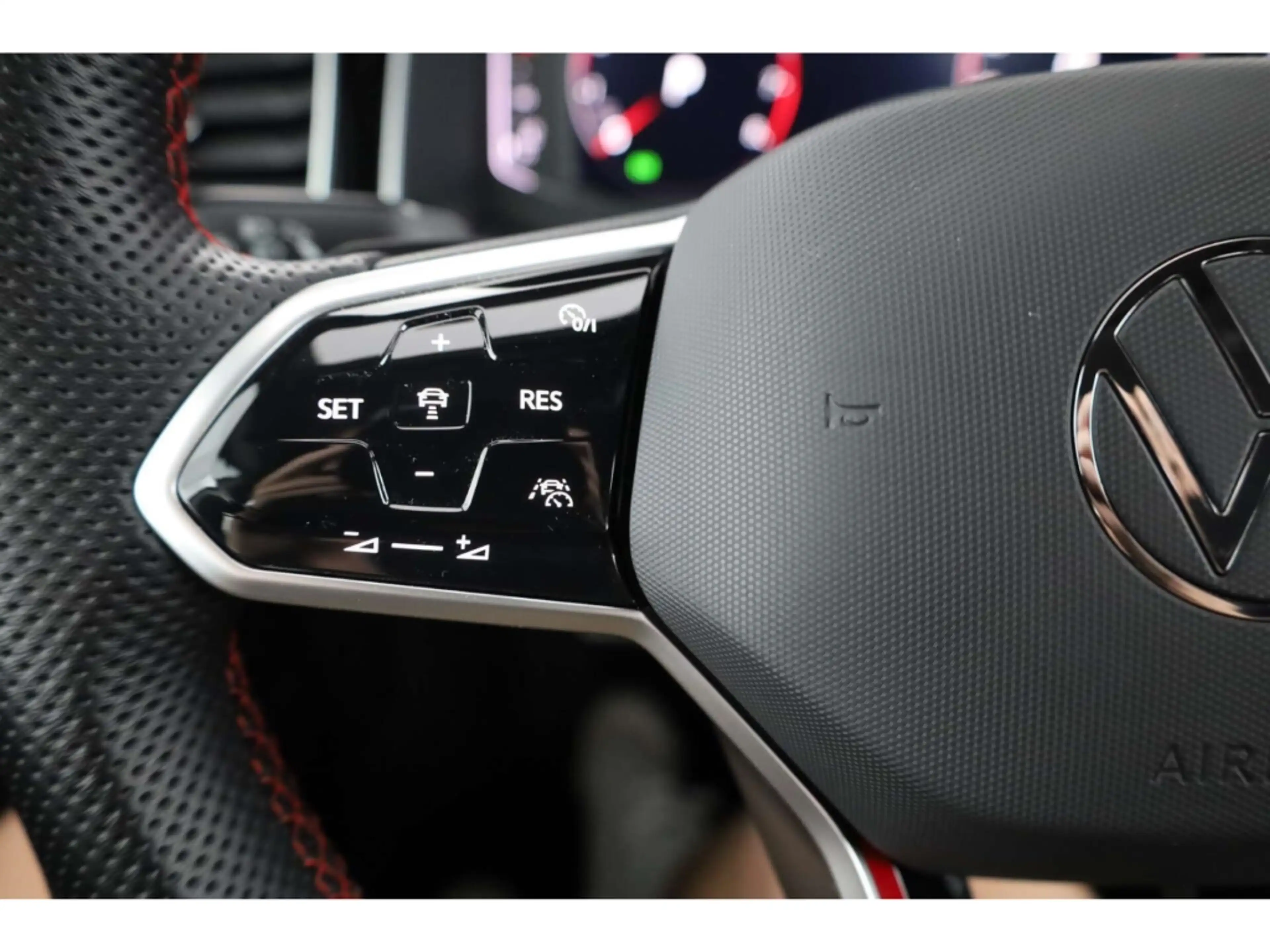 Volkswagen Polo GTI 2.0 TSI — photo 14