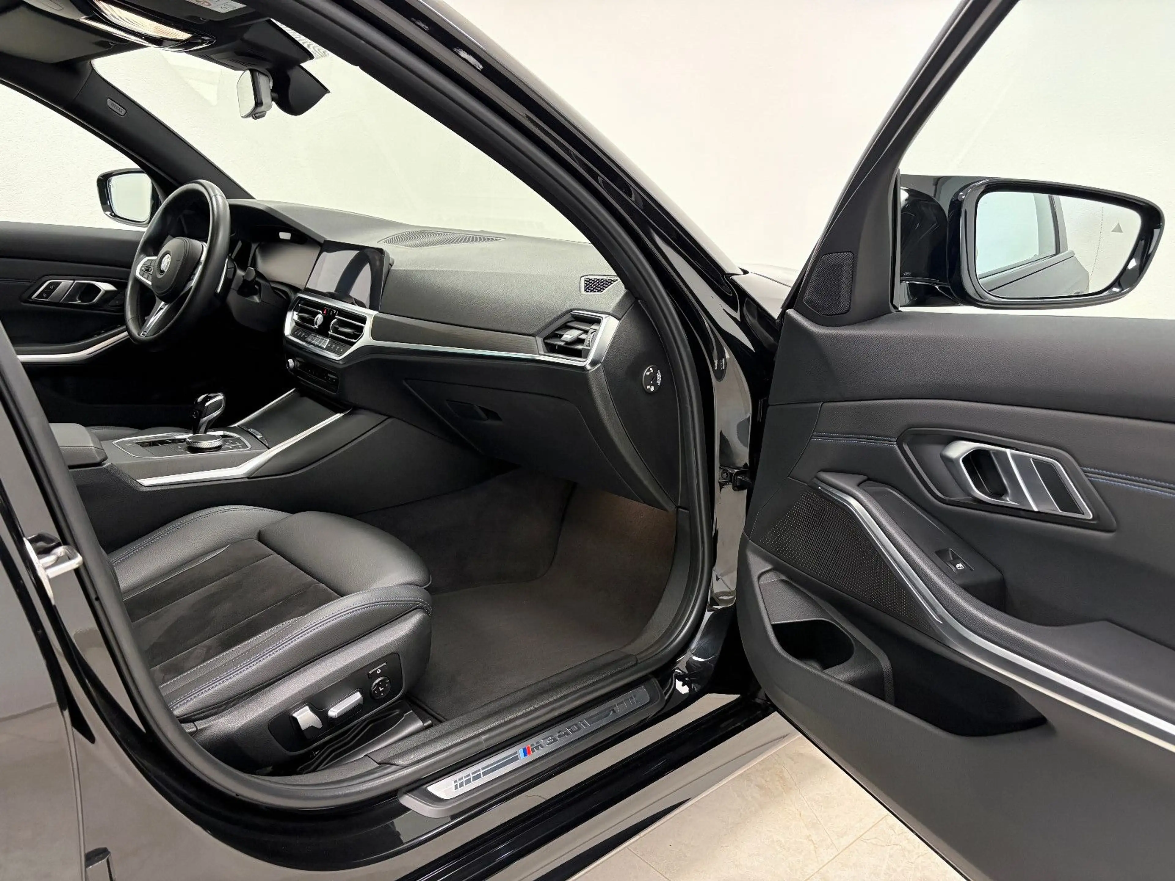 BMW 340 Touring  xDrive *PANO*8-FACH* HEAD-UP* — photo 14