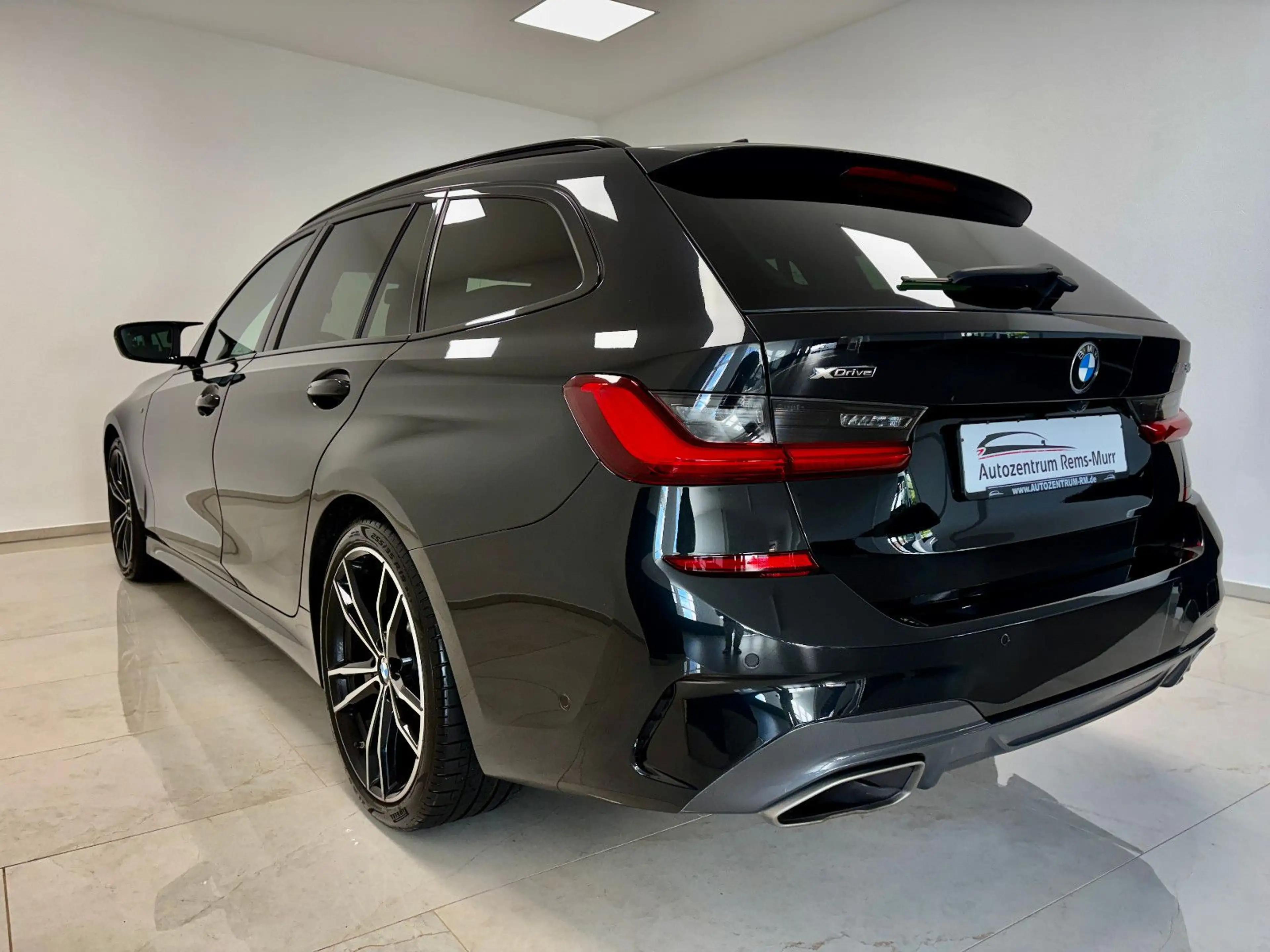 BMW 340 Touring  xDrive *PANO*8-FACH* HEAD-UP* — photo 9