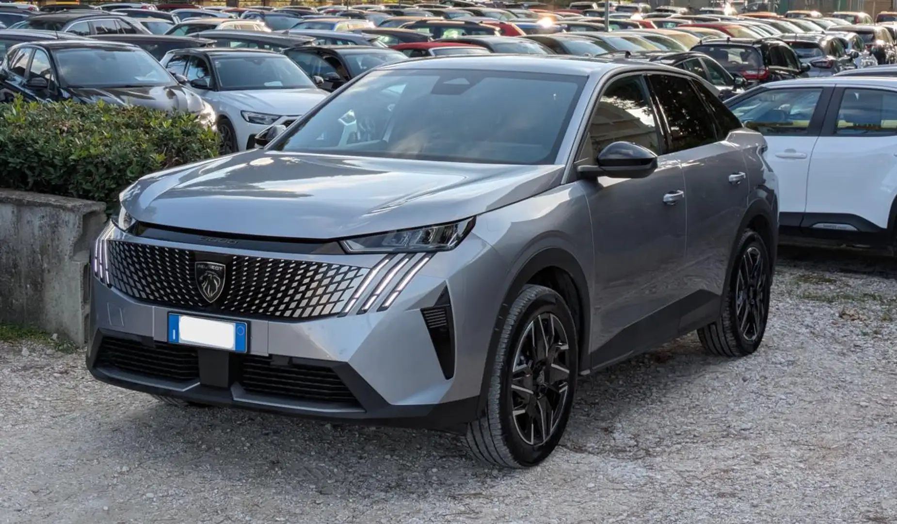 Peugeot 3008 HYBRID ALLURE 1.2cc 136cv SAFETYPACK(N1) Šedá - 2