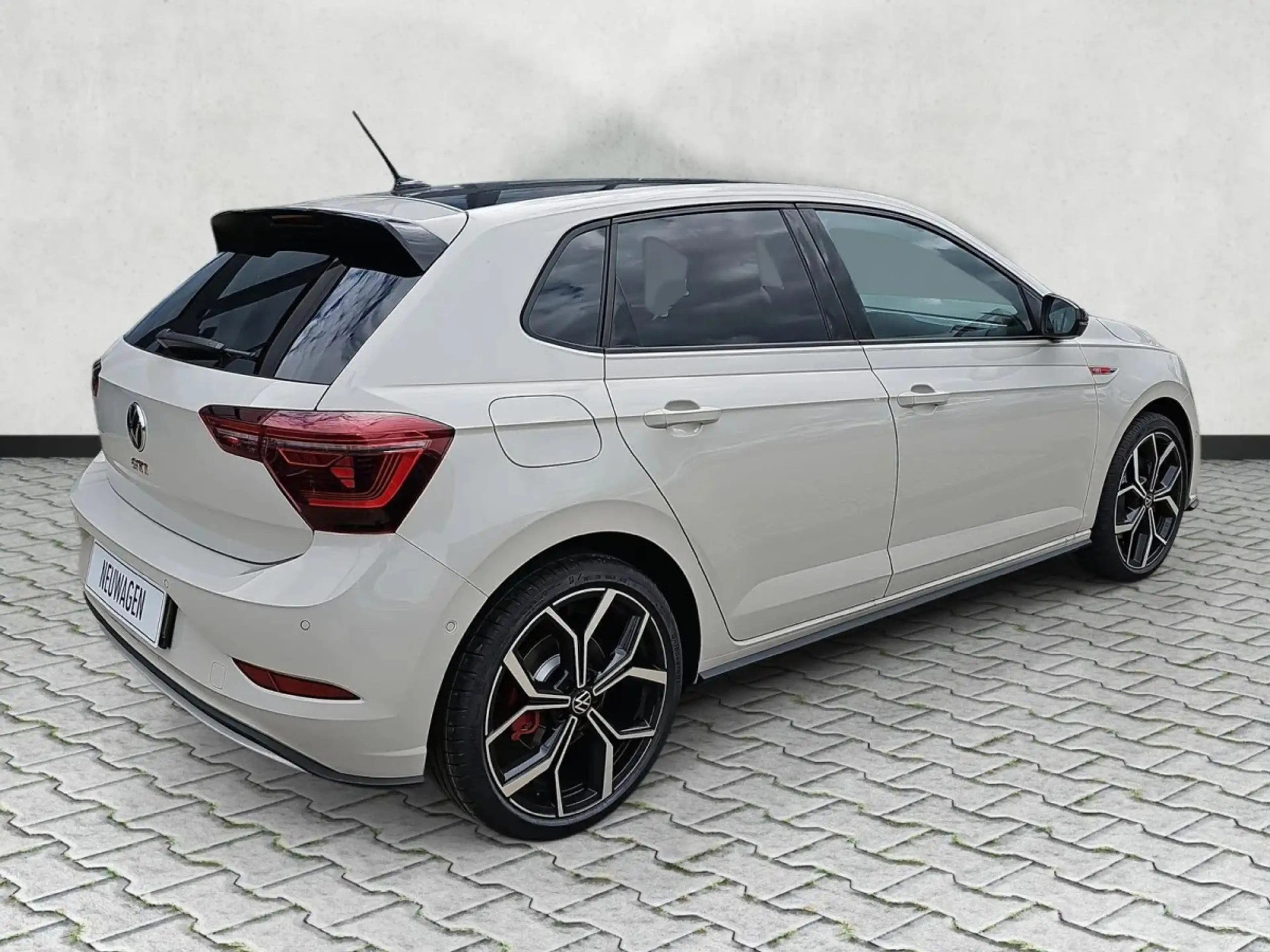 Volkswagen Polo GTI GTI 2.0 TSI DSG7 152kW-207CV - Jantes 18" - — photo 7