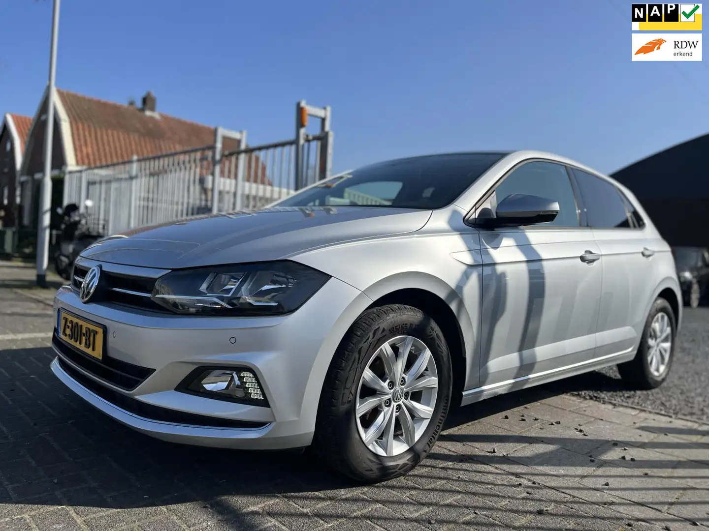 Volkswagen Polo 1.0 TSI Beats | virtual cockpit | camera | Apple C Grijs - 1