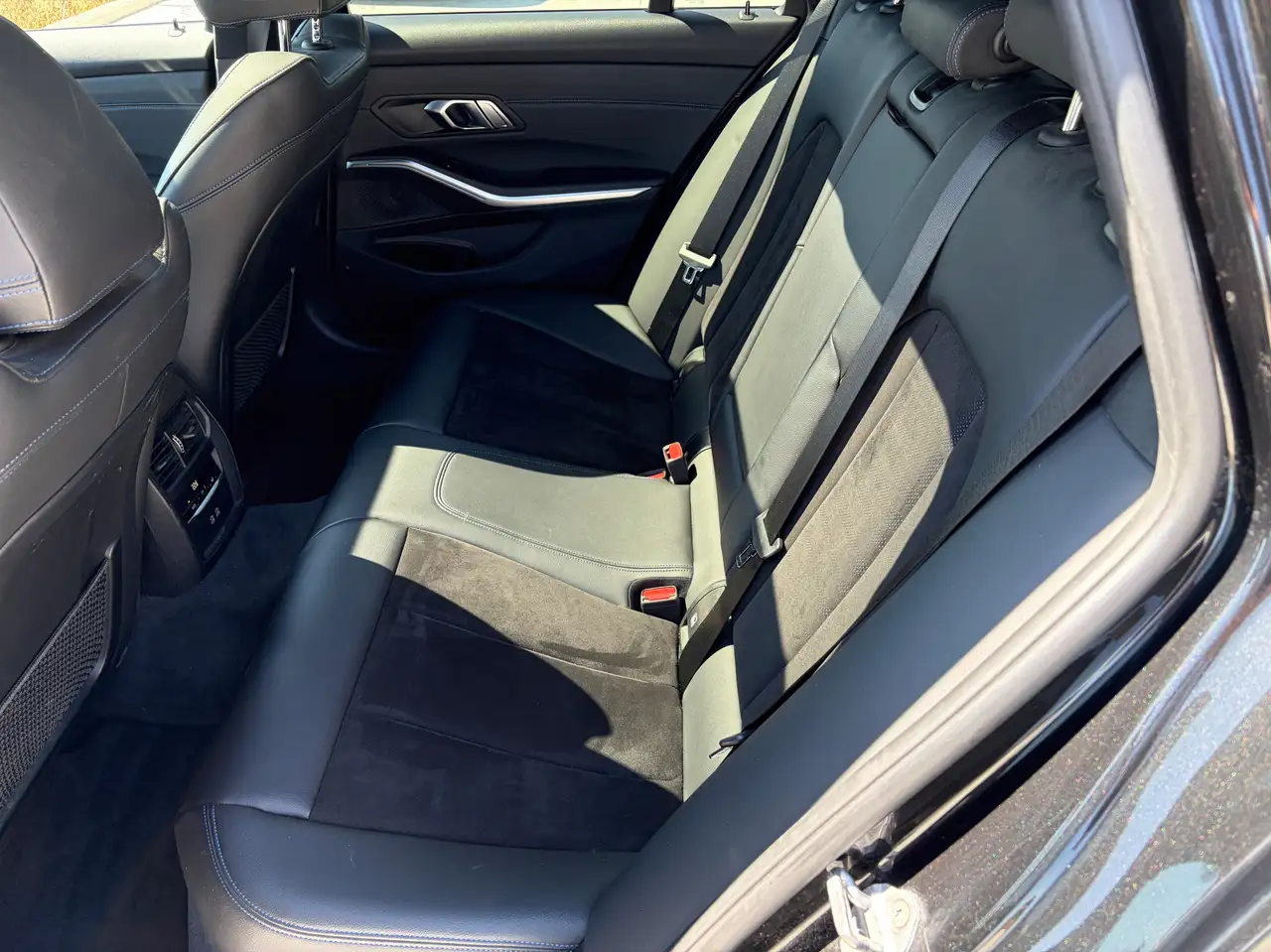 BMW 330 Touring 330eA PHEV * PANO * CAMERA * HUD *, миниатюра 26