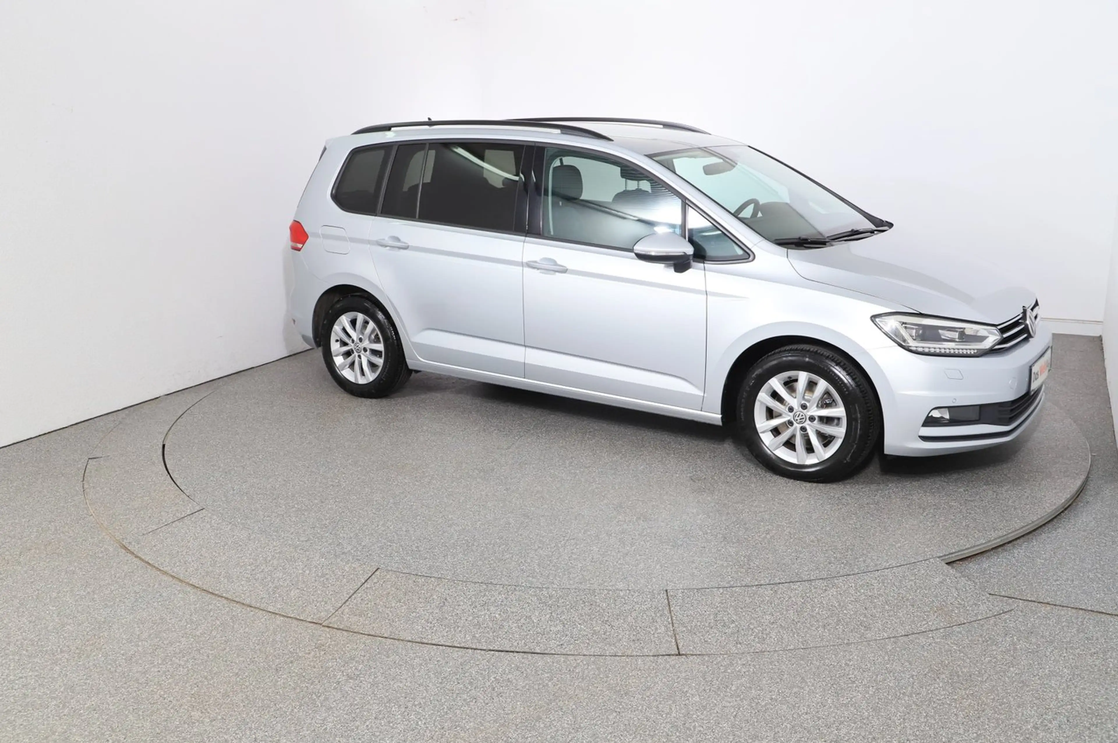 Volkswagen Touran Comfortline TDI SCR — photo 3