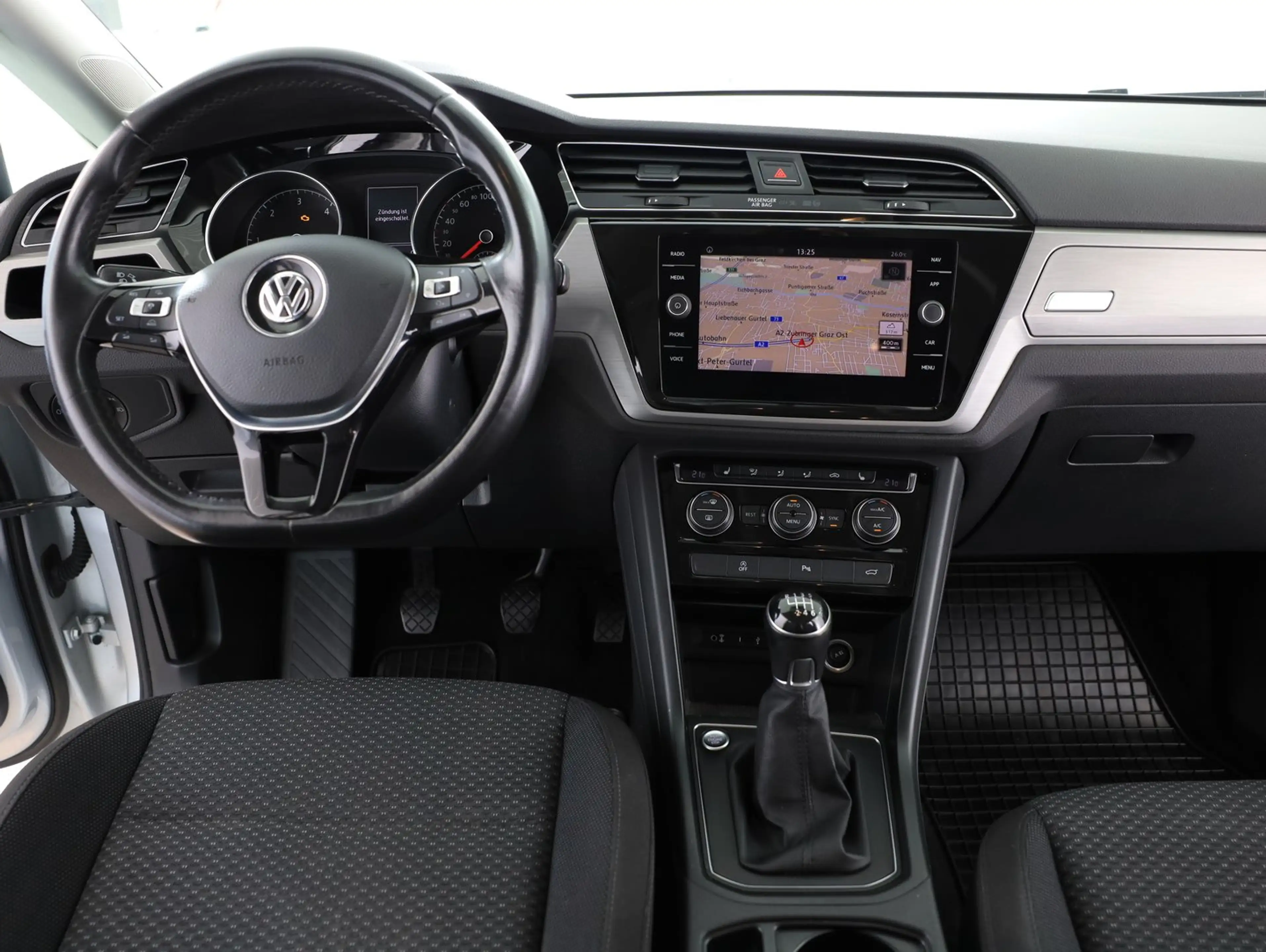 Volkswagen Touran Comfortline TDI SCR — photo 13