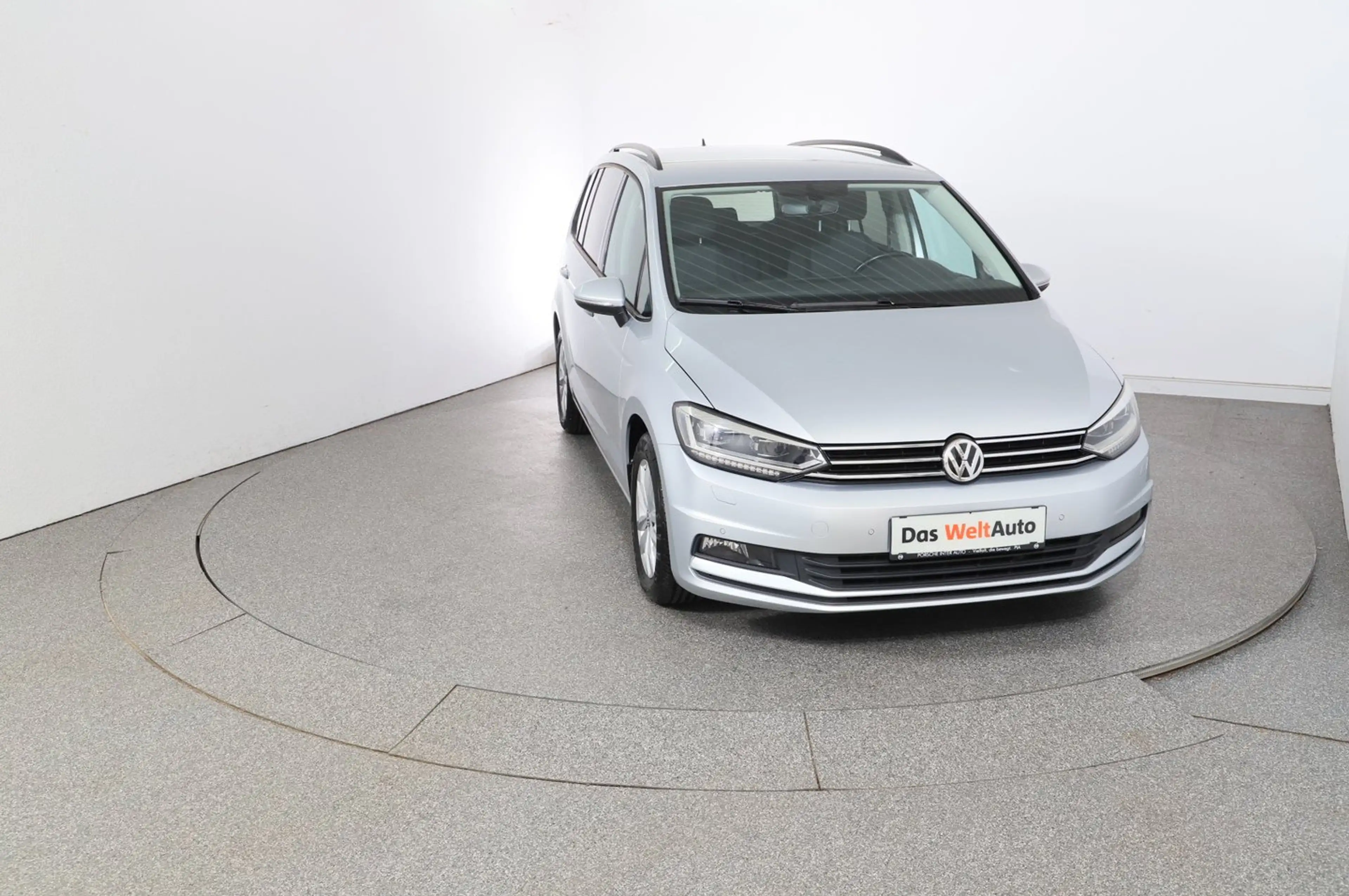 Volkswagen Touran Comfortline TDI SCR — photo 2