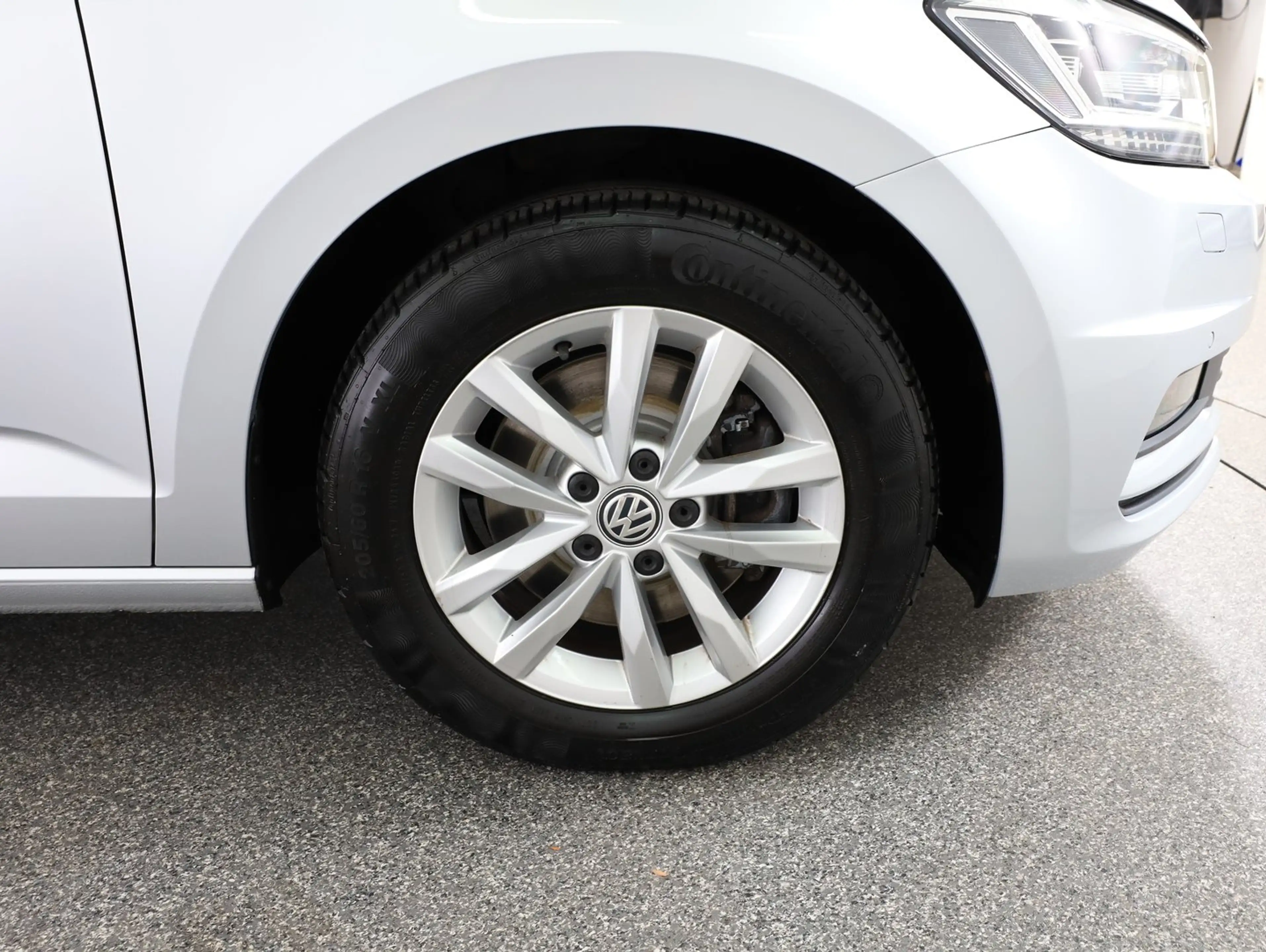 Volkswagen Touran Comfortline TDI SCR — photo 8
