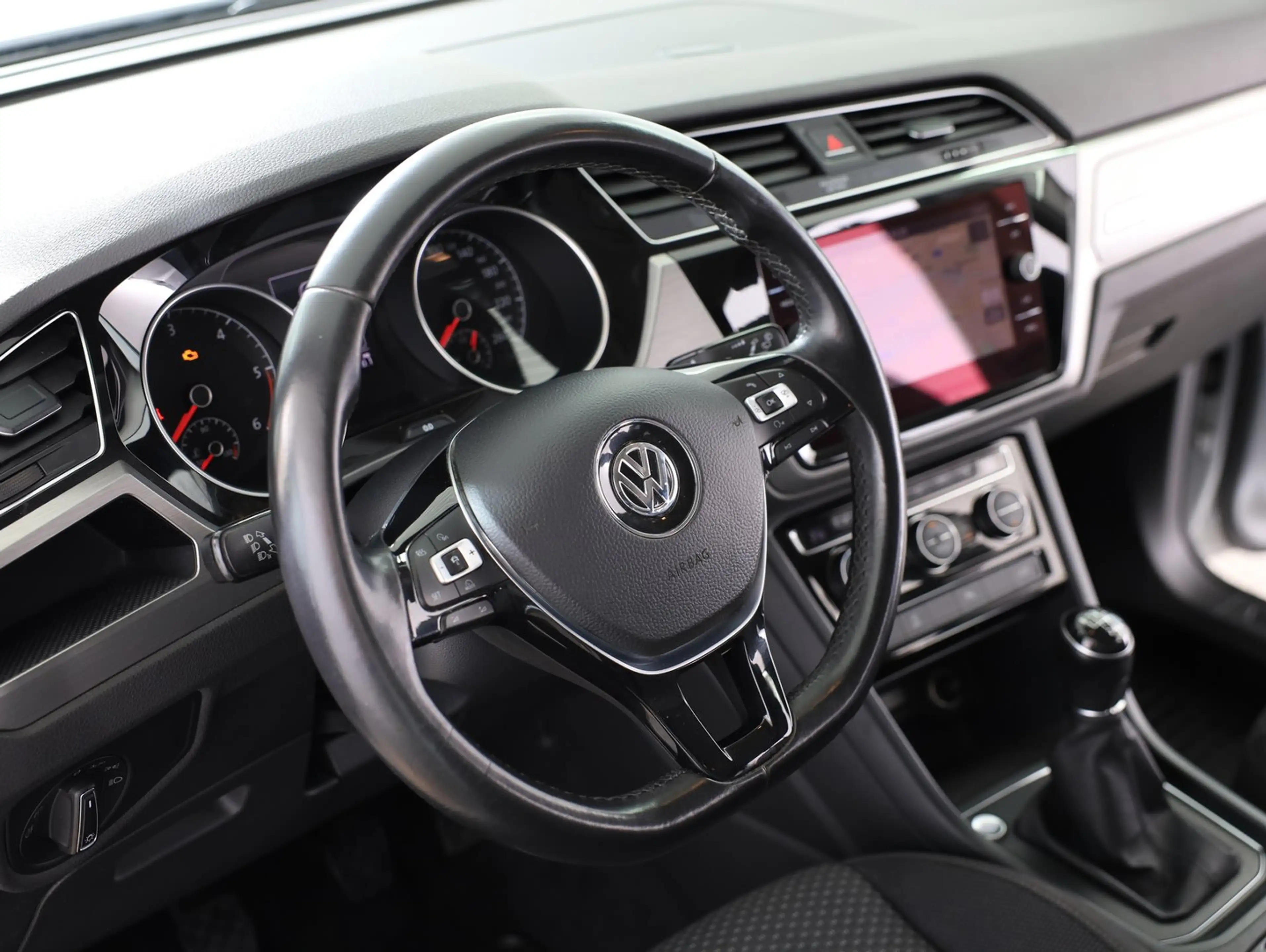 Volkswagen Touran Comfortline TDI SCR — photo 12