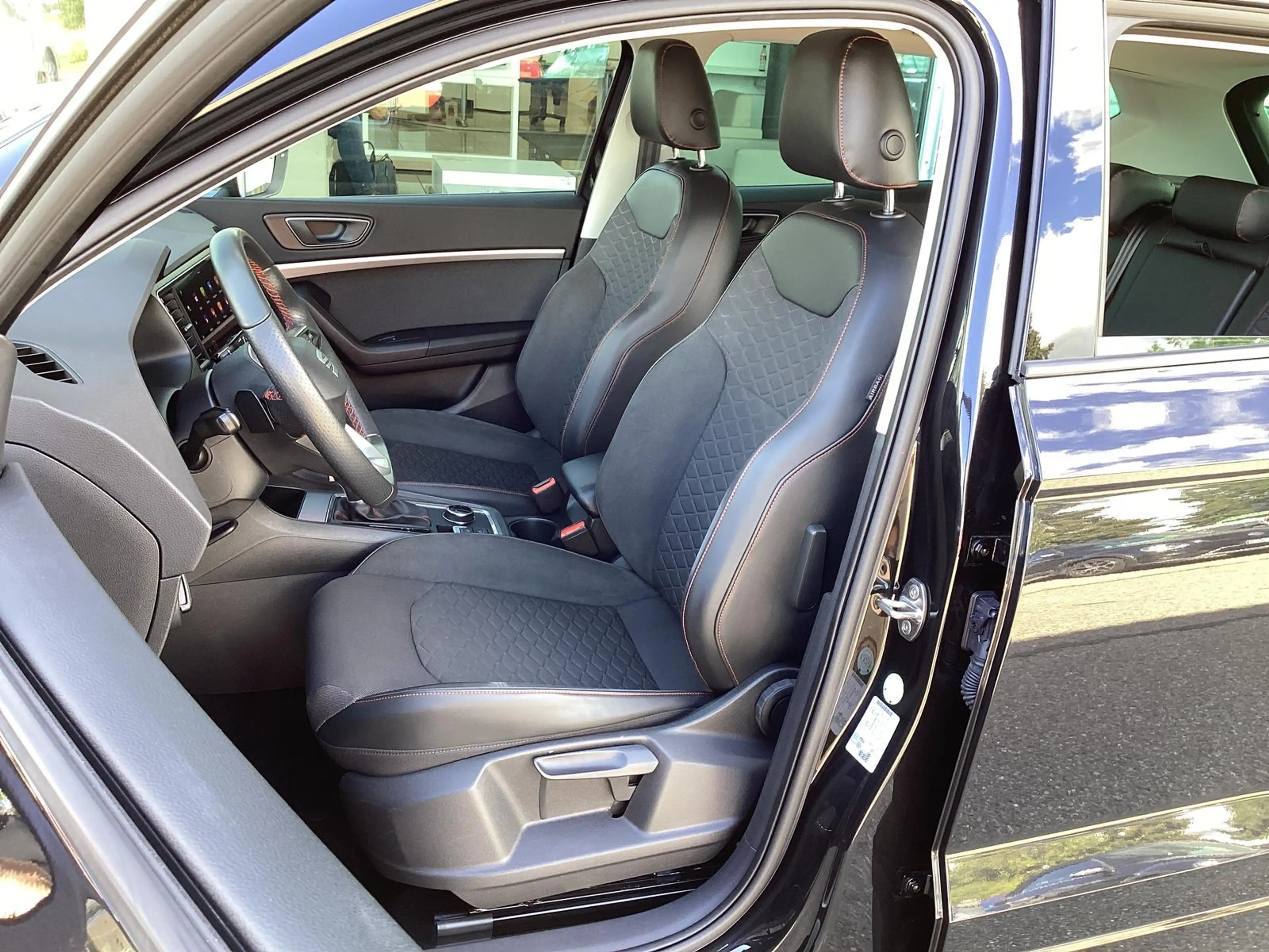 SEAT Ateca 2.0 TDI DSG FR/App/SHZ/LED/Kamera/ACC/Navi — photo 4