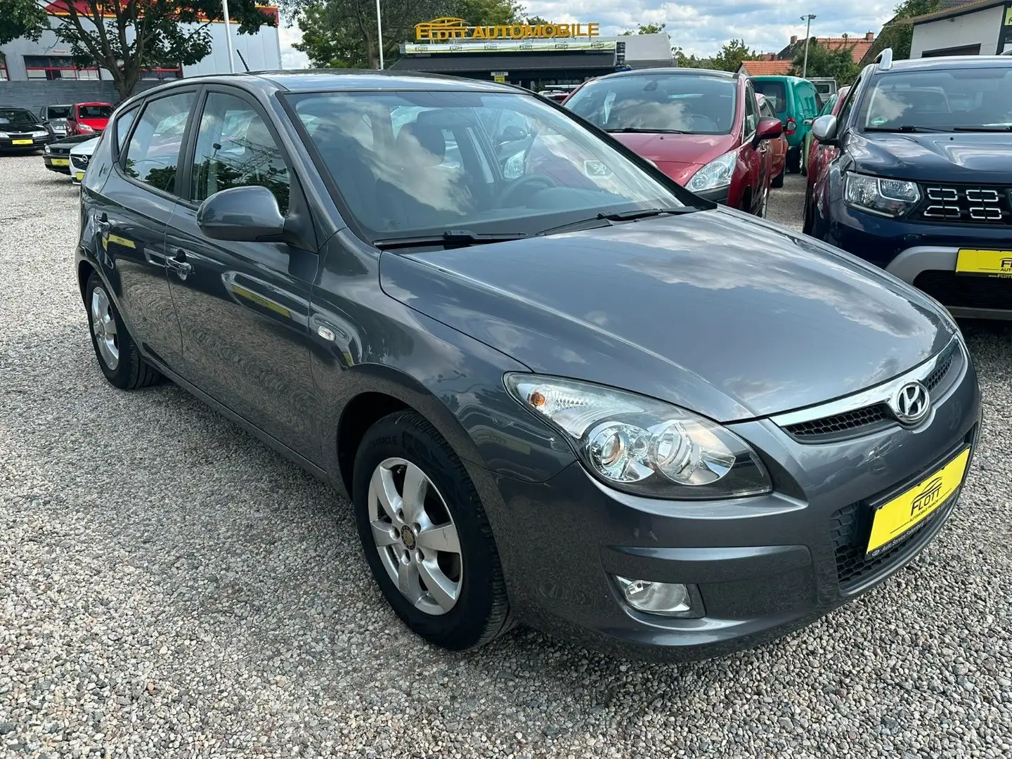 Hyundai i30 Comfort*Klimaaut.*TÜV NEU Grau - 2