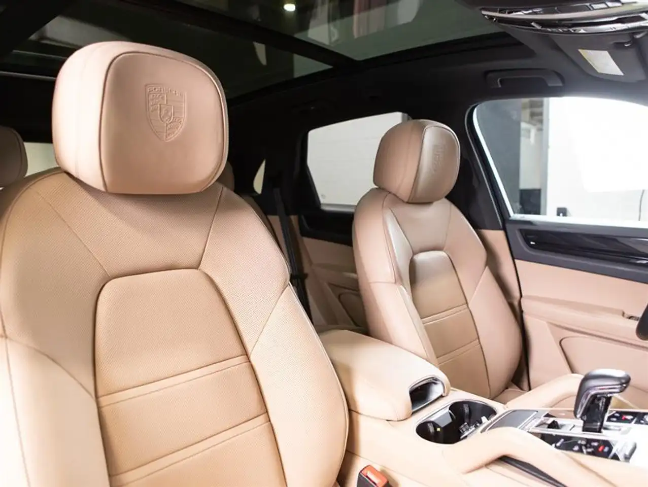 Porsche Cayenne снимка Porsche Cayenne